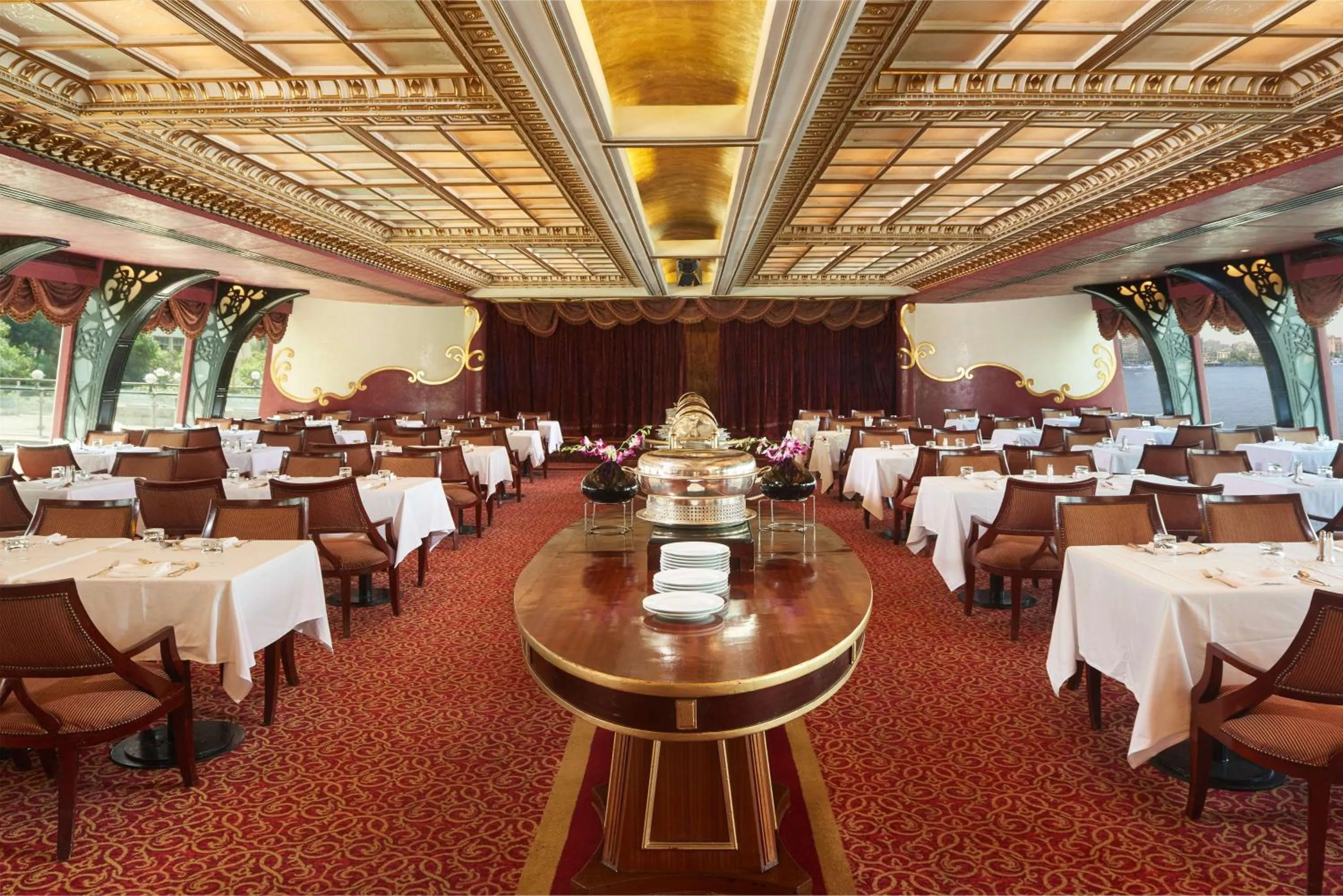 Restaurant/places to eat in Hilton Cairo Grand Nile