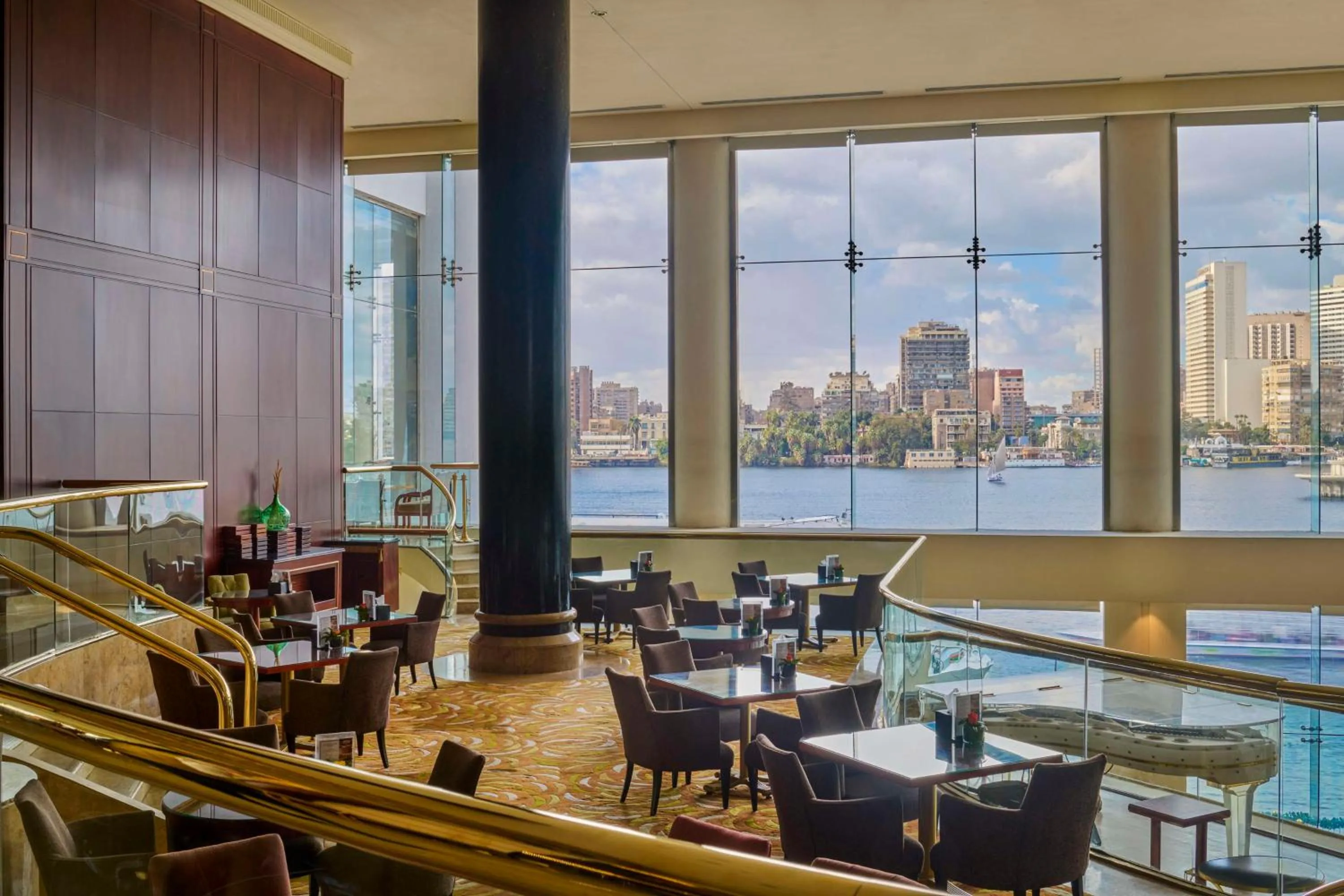 Restaurant/places to eat in Hilton Cairo Grand Nile