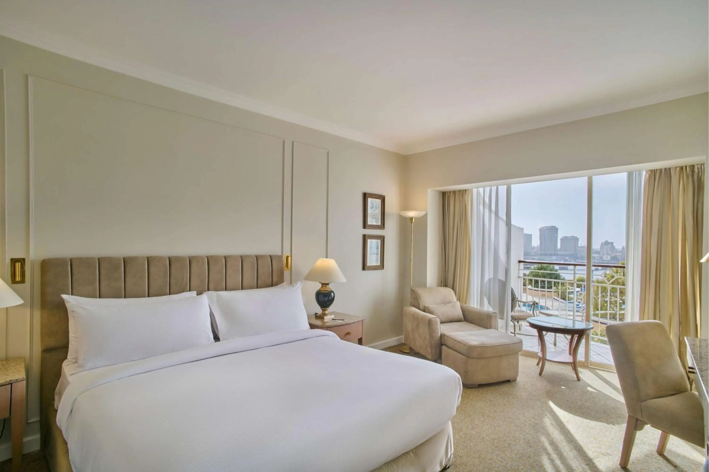 Bed in Hilton Cairo Grand Nile