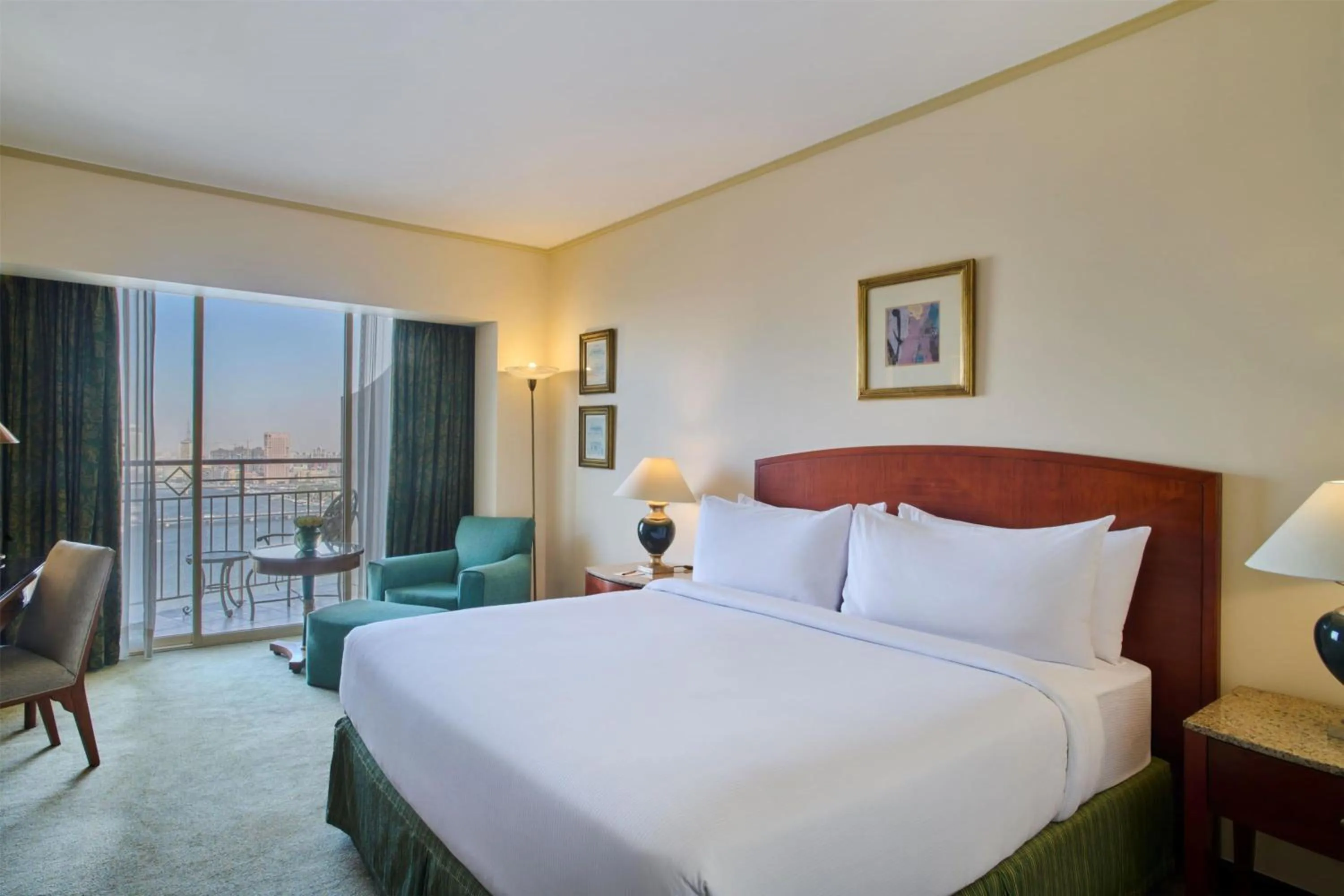 Living room, Bed in Hilton Cairo Grand Nile