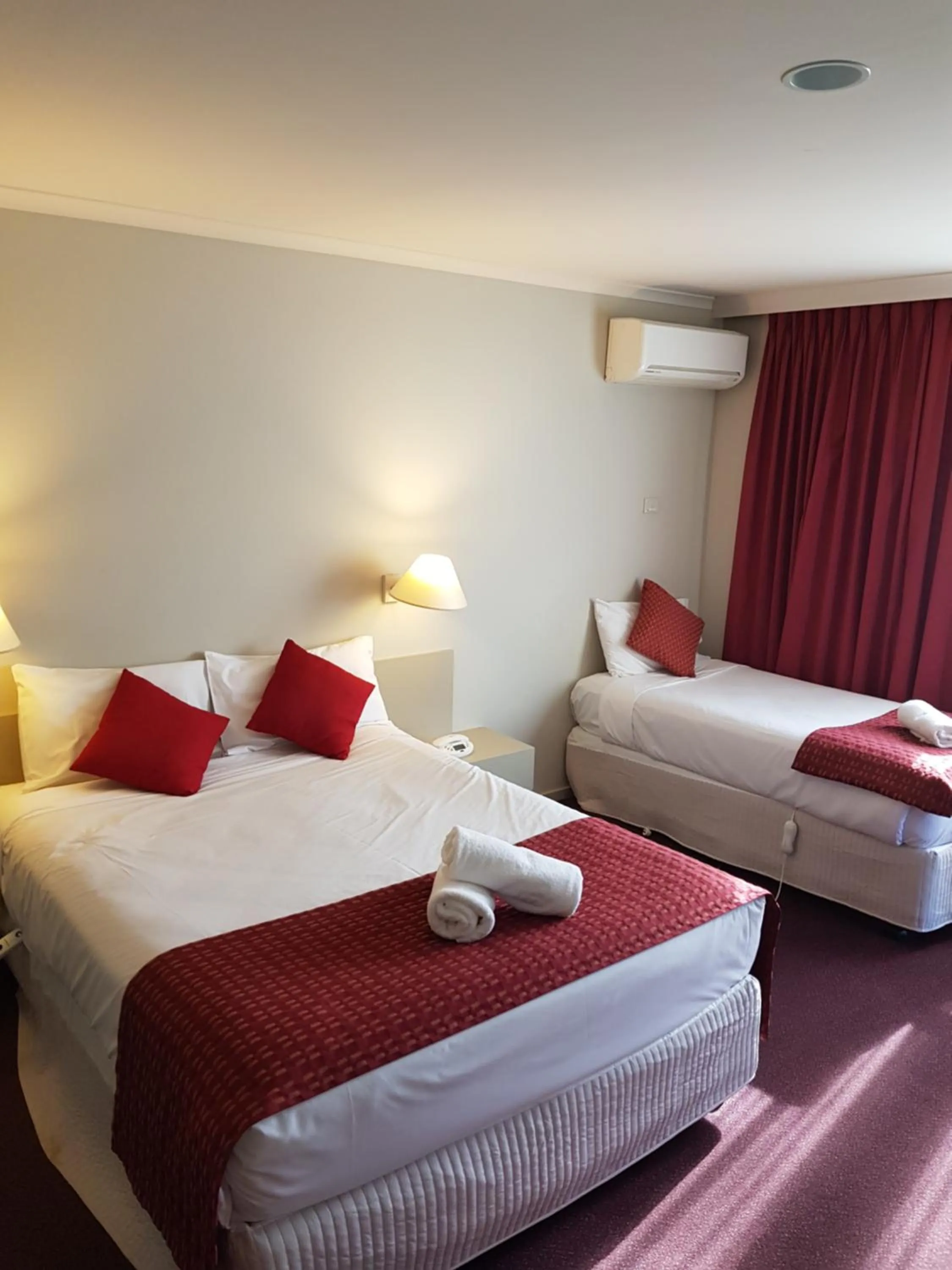 Deluxe Twin Room in Ringwood Lake Inn