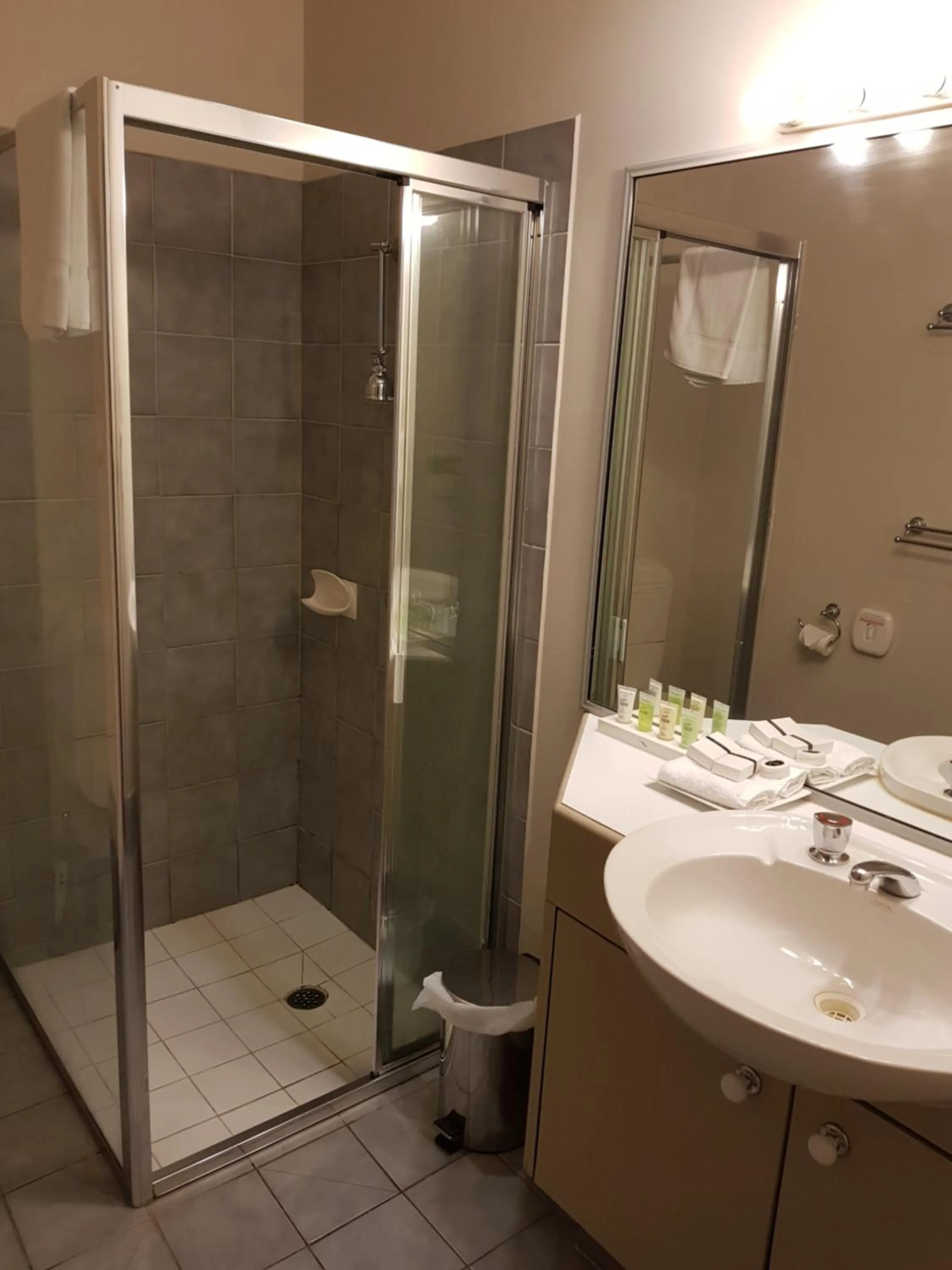 Shower in Ringwood Lake Inn