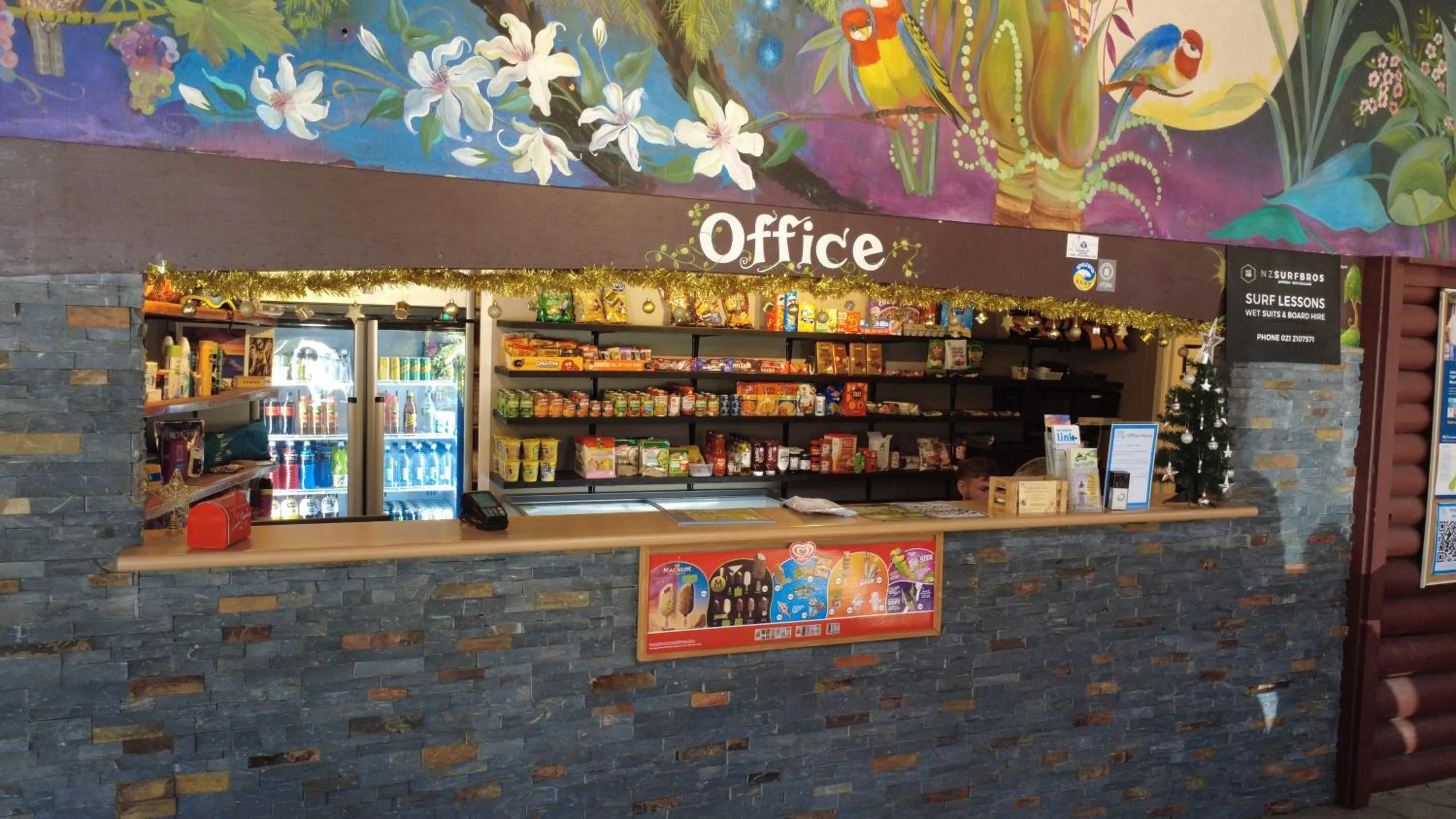 Lobby or reception in Ahipara TOP 10 Holiday Park