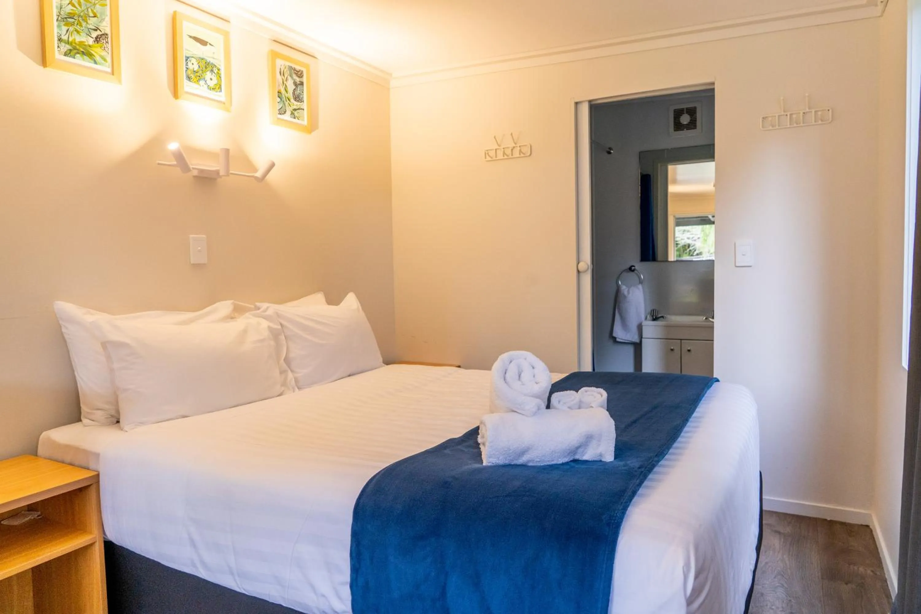 Bed in Ahipara TOP 10 Holiday Park