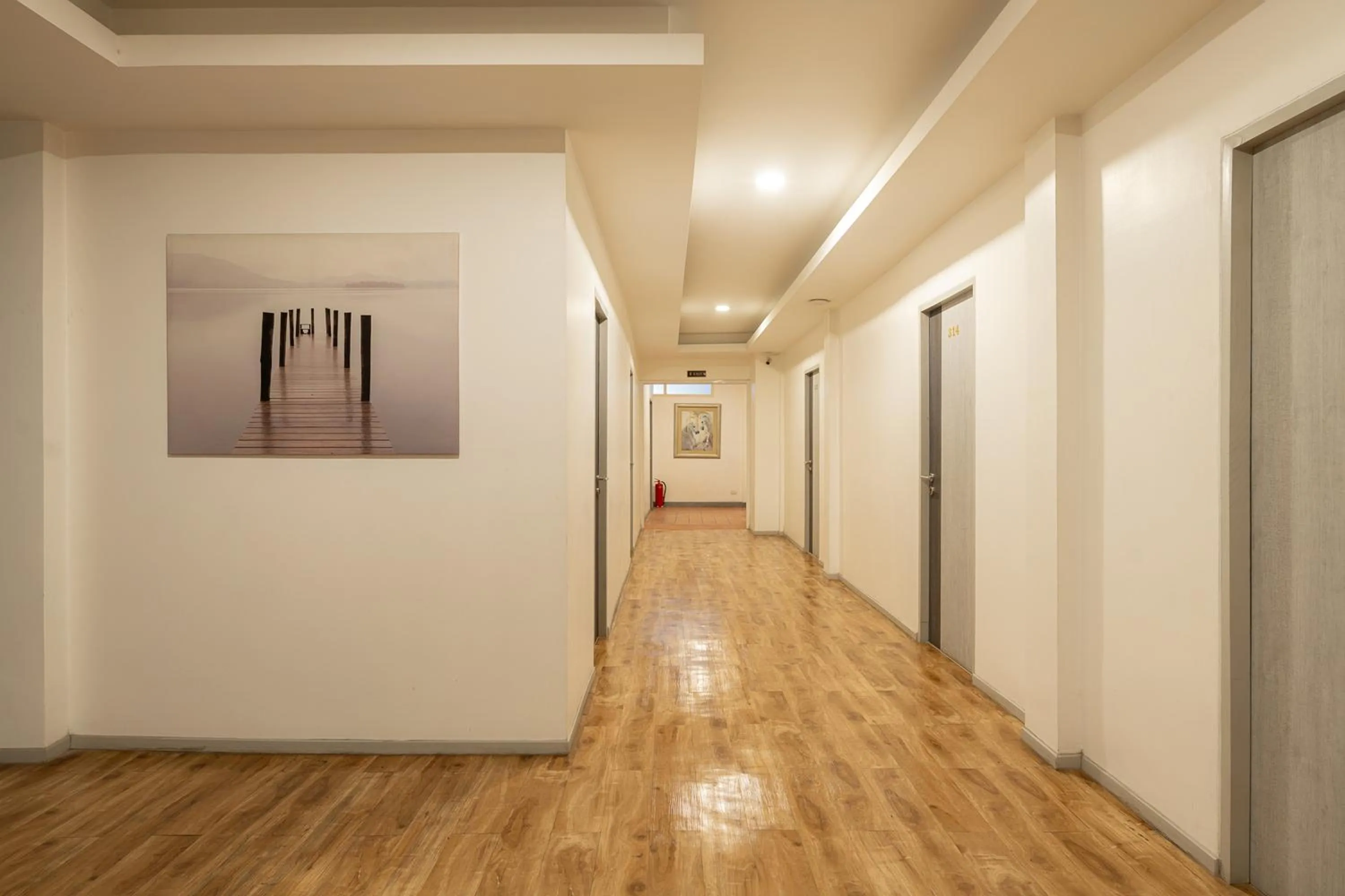 Area and facilities in Ratchadamnoen Residence