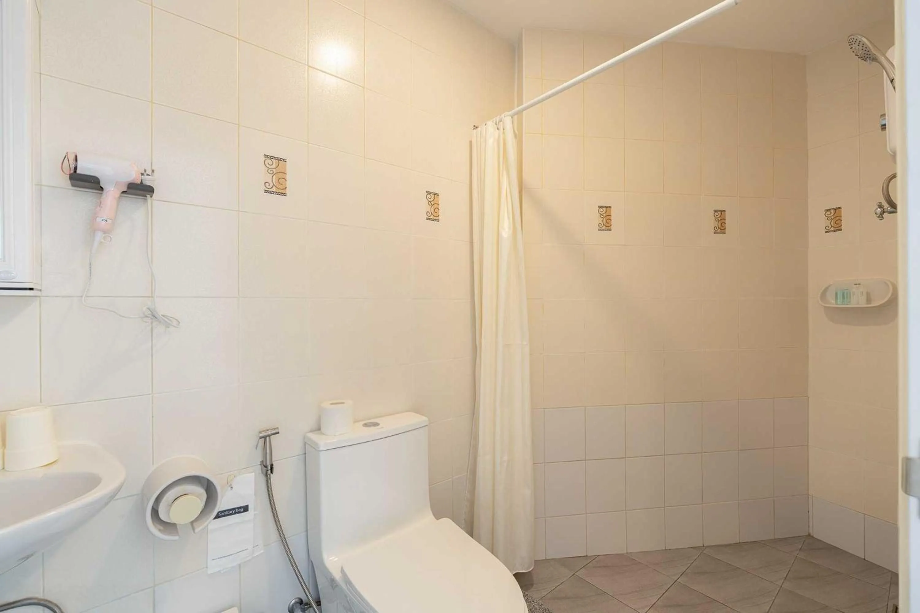 Bathroom in Ratchadamnoen Residence