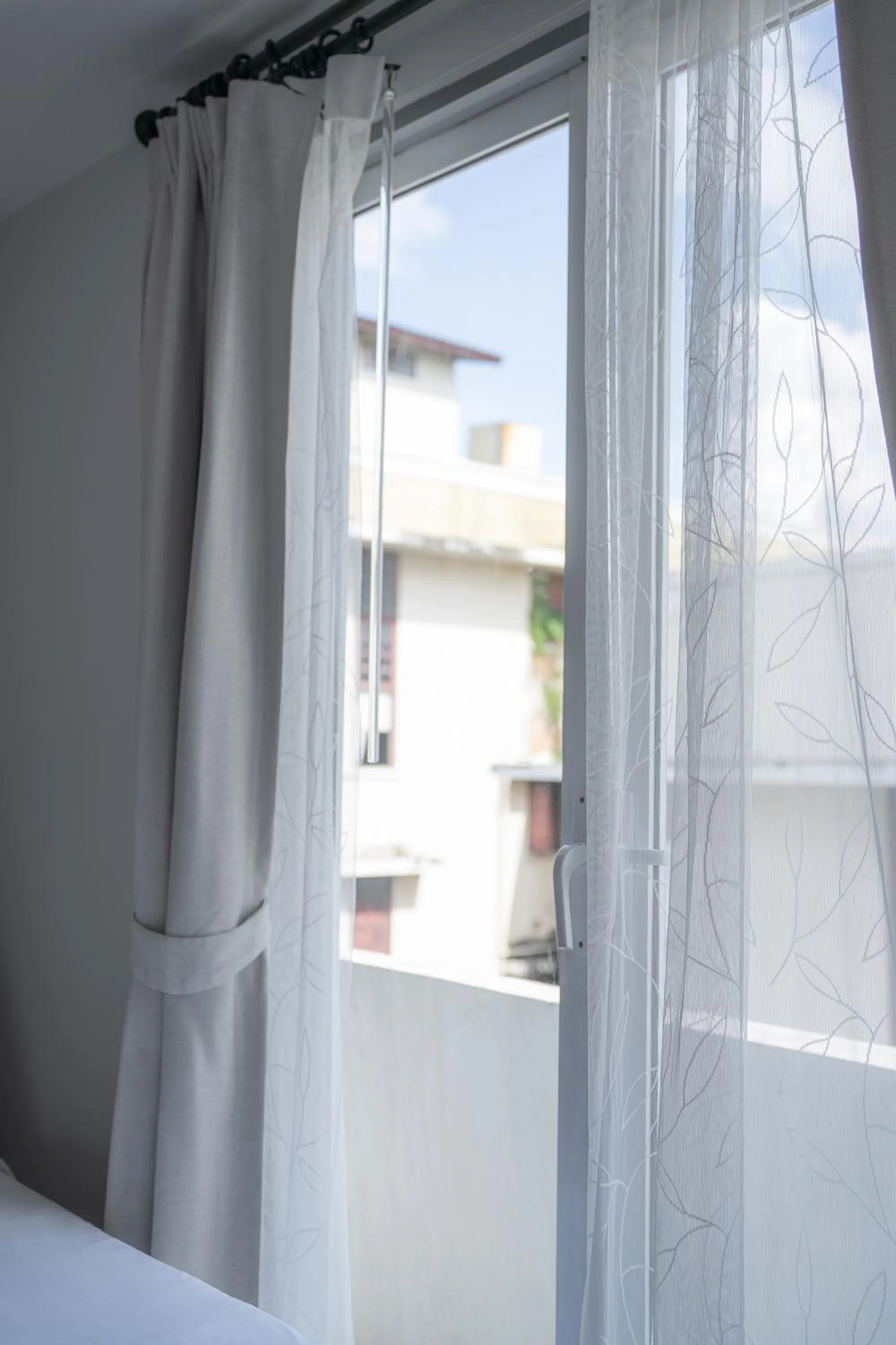 Photo of the whole room, Bed in Ratchadamnoen Residence