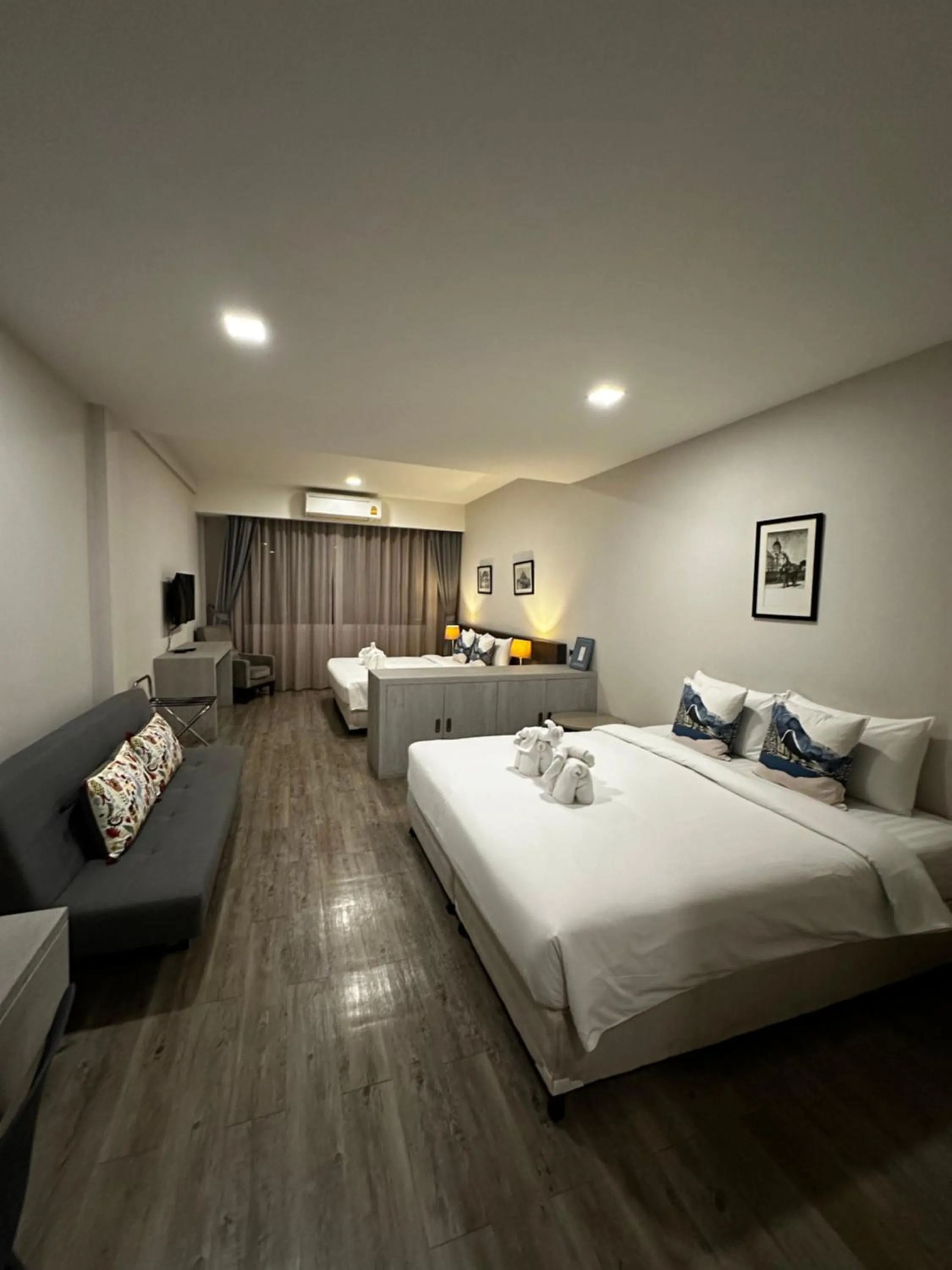 Living room, Bed in Ratchadamnoen Residence