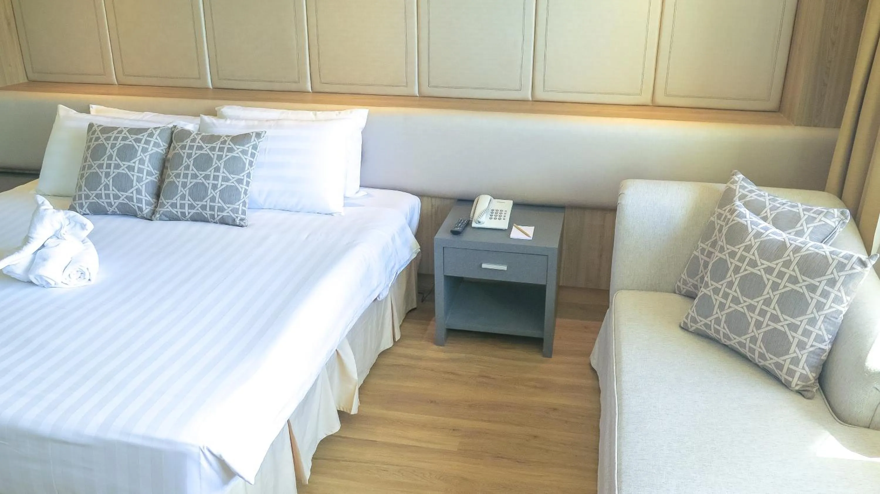 Bed in Hiran Residence