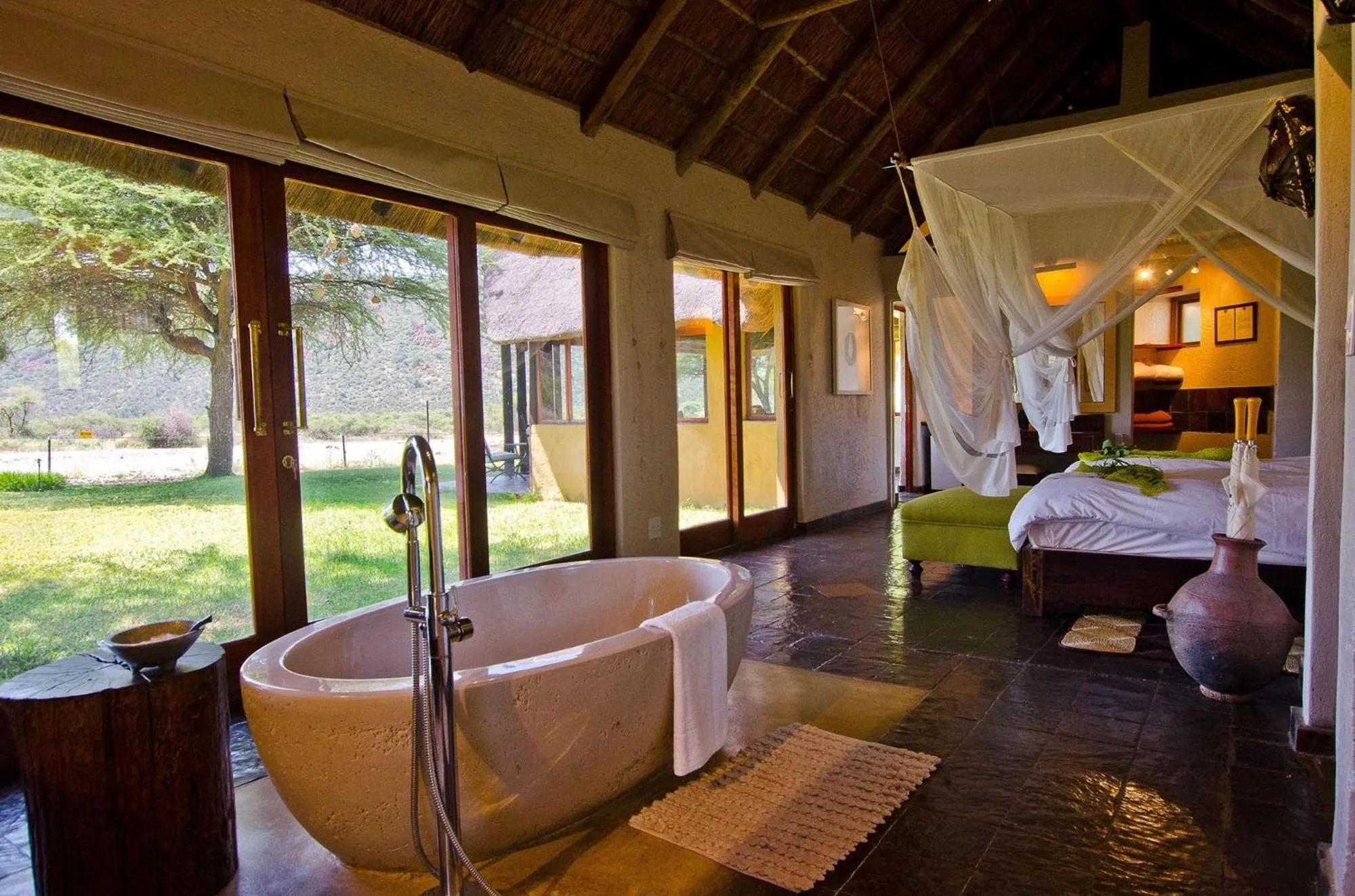 Bedroom, Bed in Tau Game Lodge