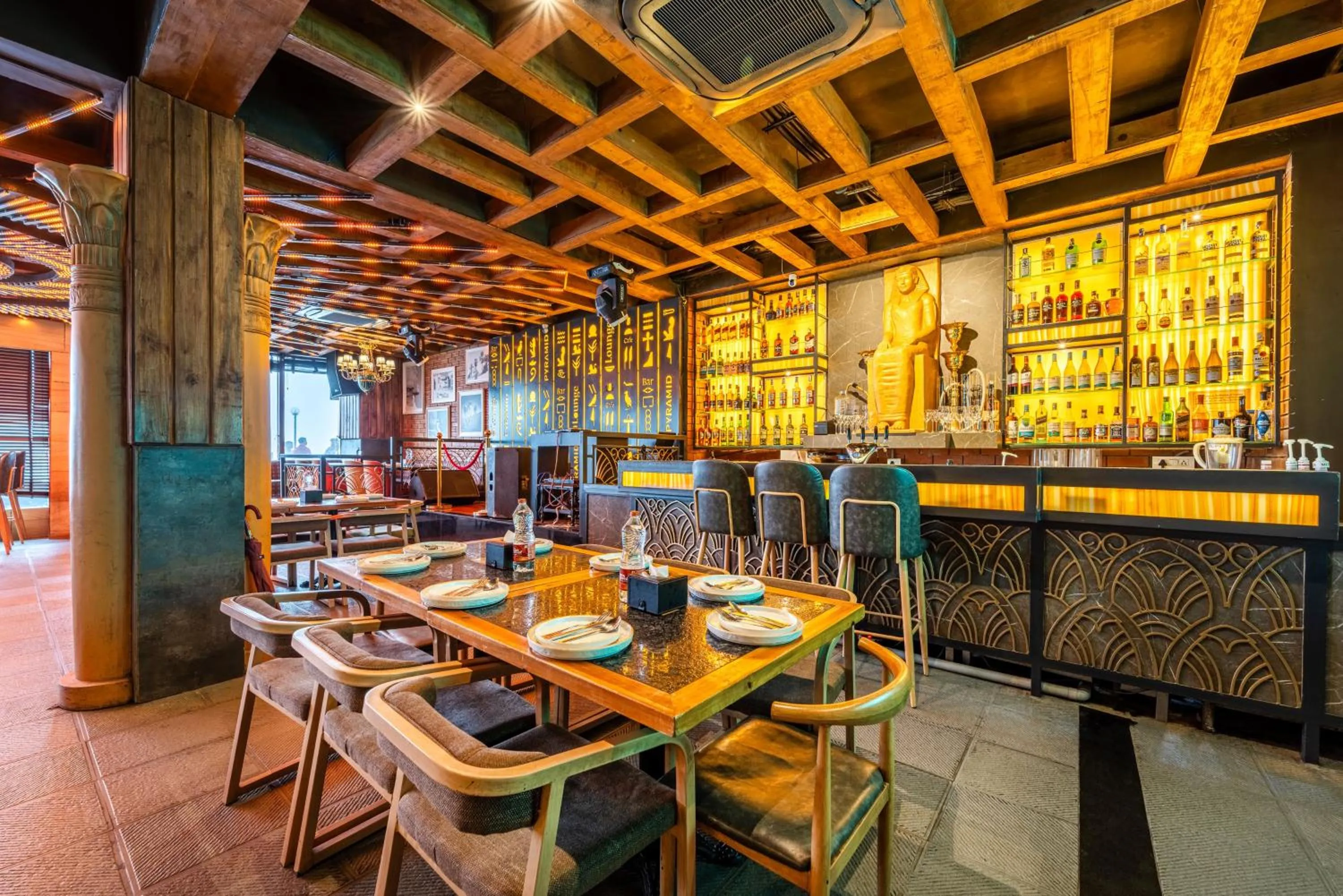 Lounge or bar in Treebo Premium Bridge View Regency, Mall Road