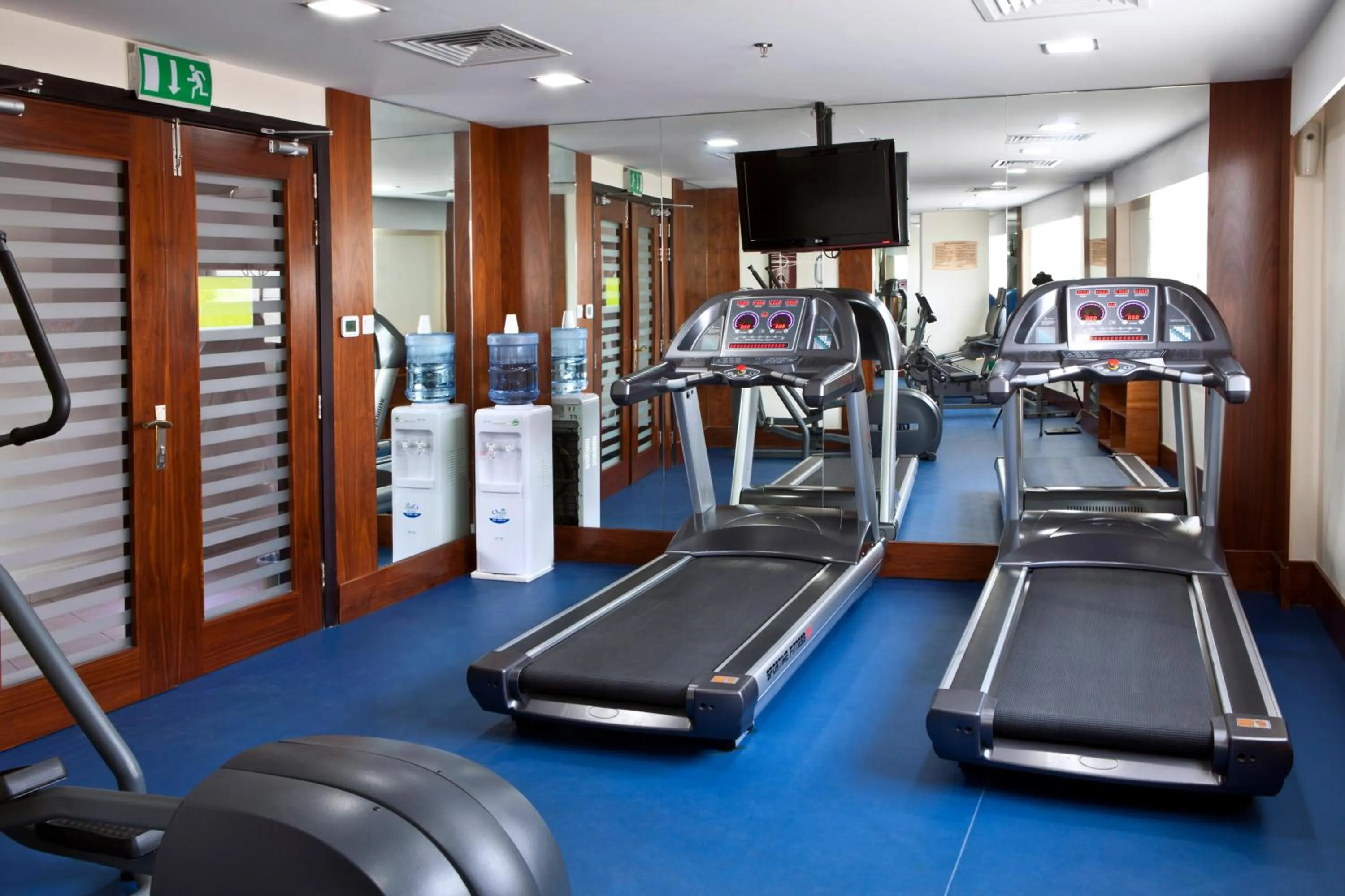 Fitness centre/facilities in Landmark Grand Hotel