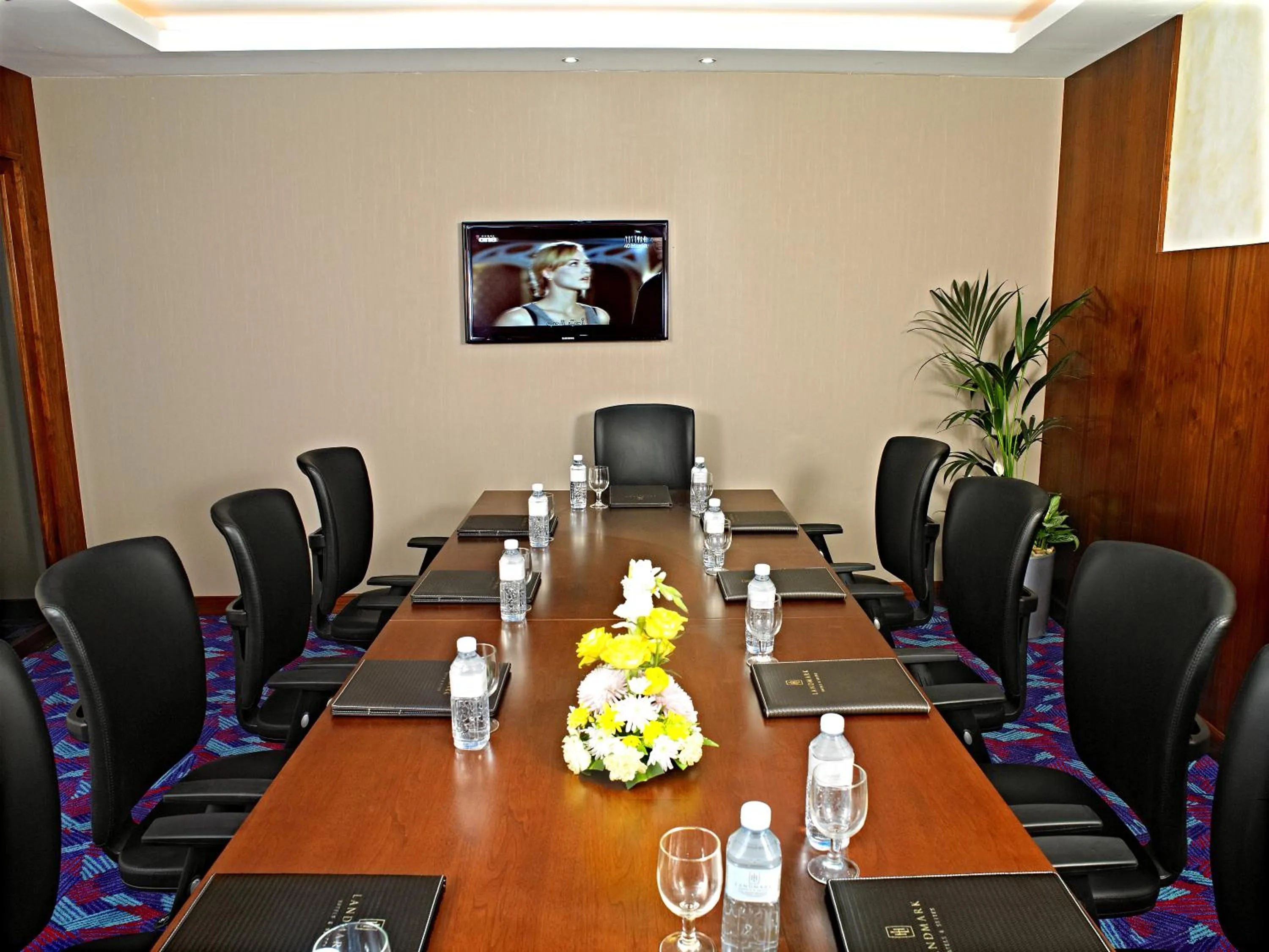 Business facilities in Landmark Grand Hotel