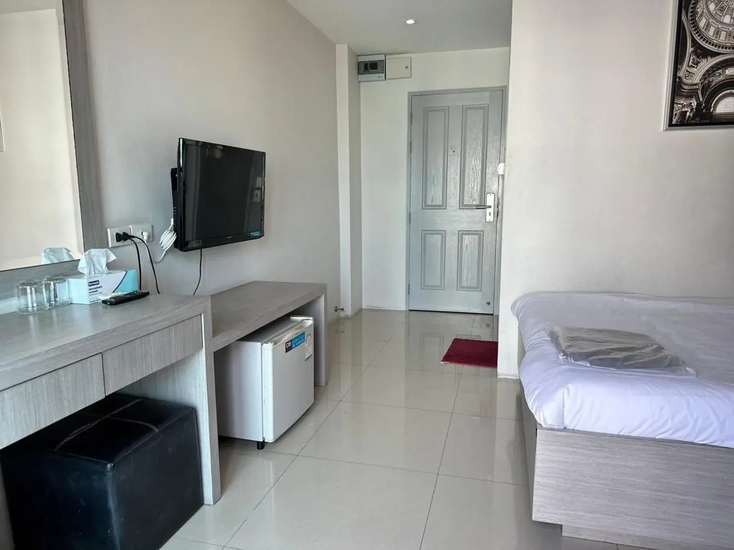 Standard Single Room - single occupancy in DB Plus 2 Standard Single Room - single occupancy in DB Plus 2