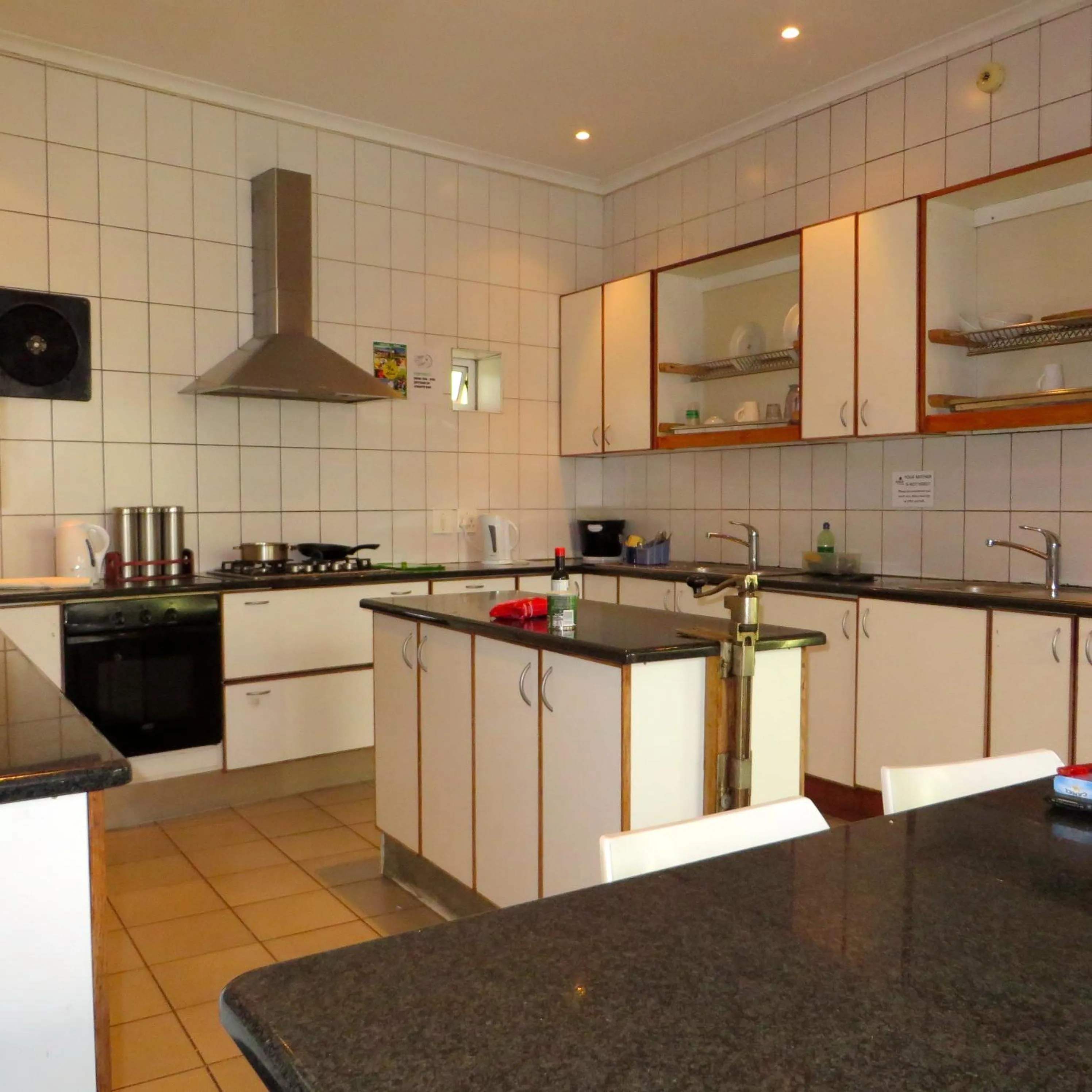 Kitchen or kitchenette in Ashanti Lodge Backpackers