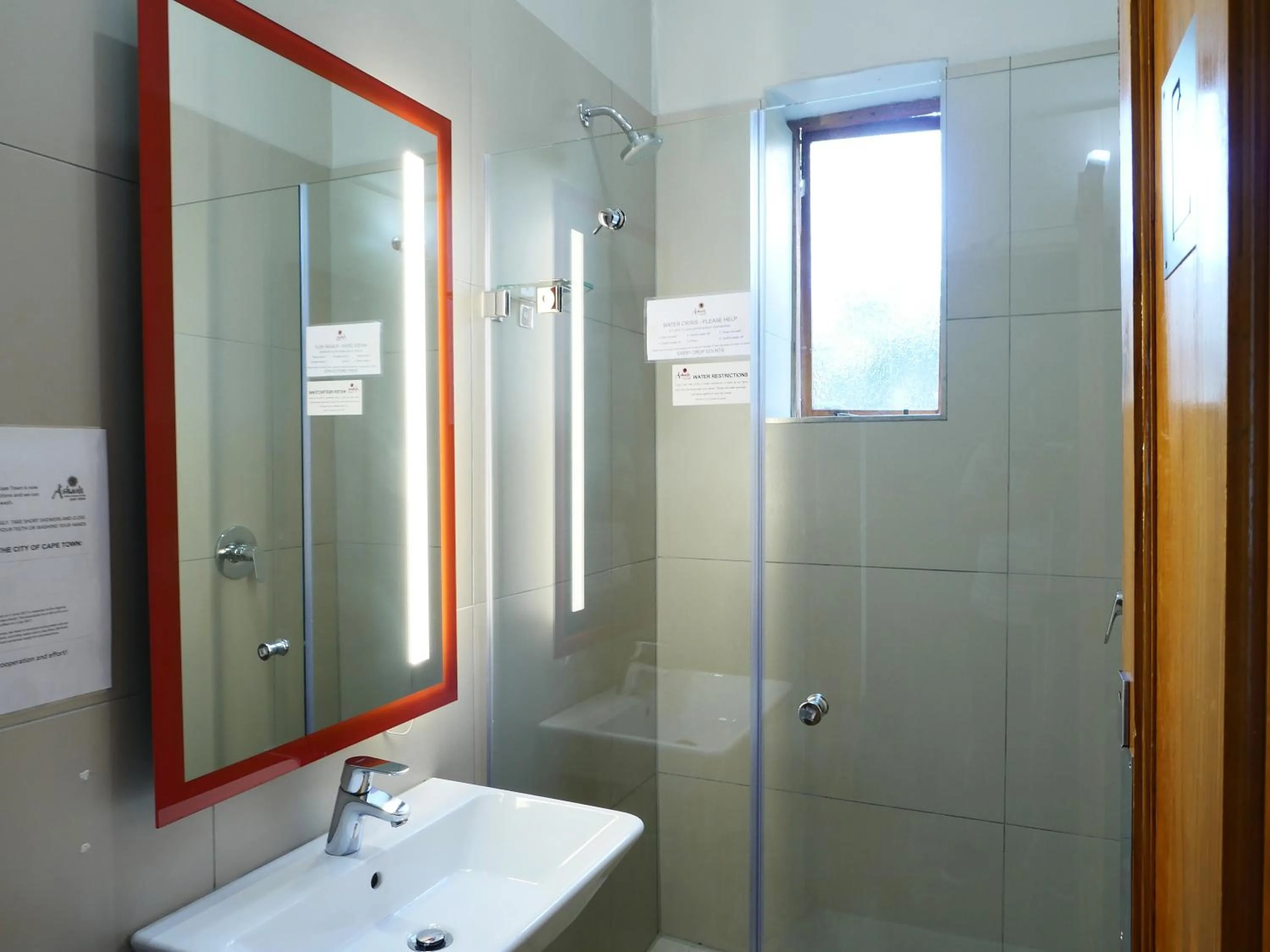 Shower in Ashanti Lodge Backpackers