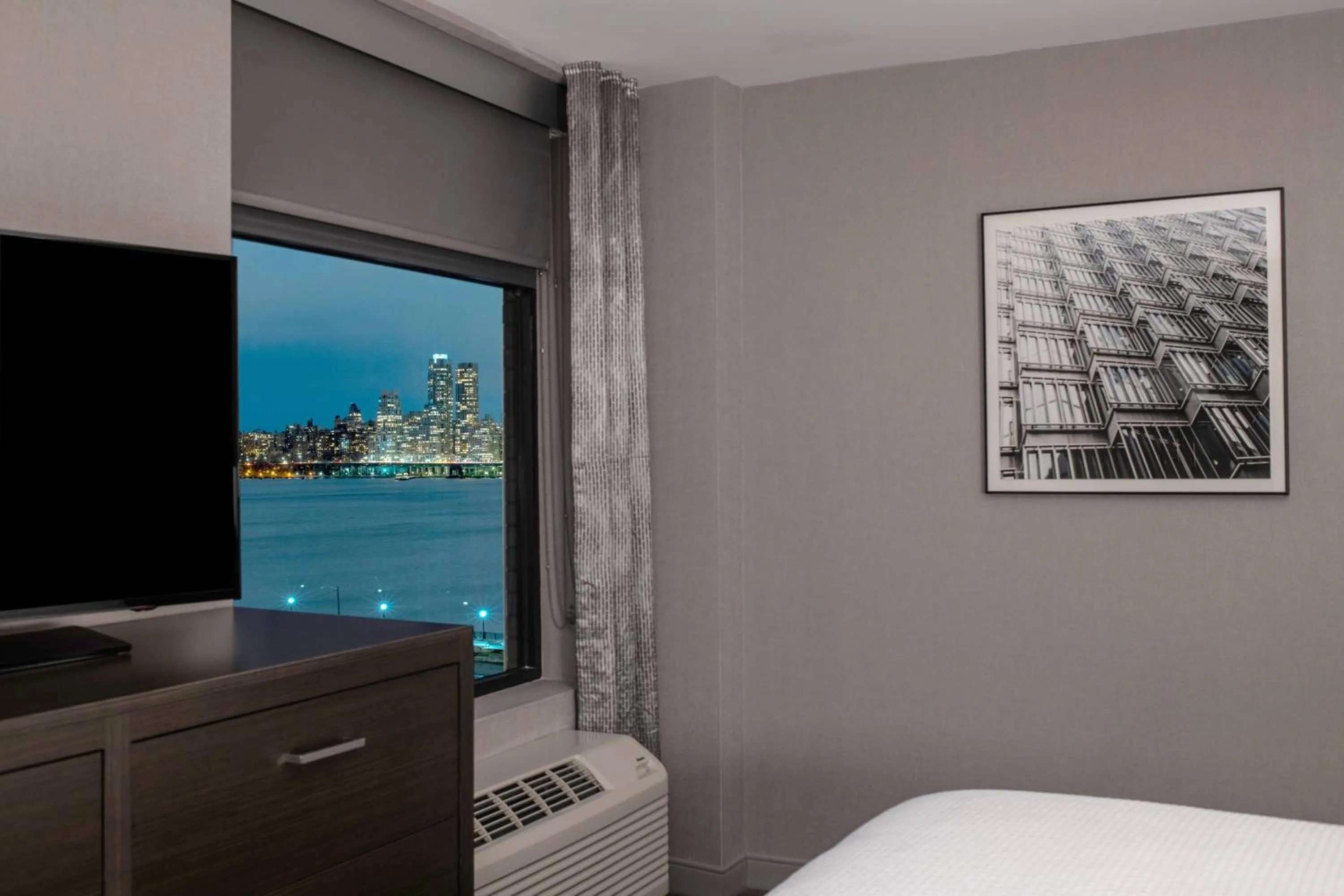 Bedroom in Residence Inn by Marriott Weehawken