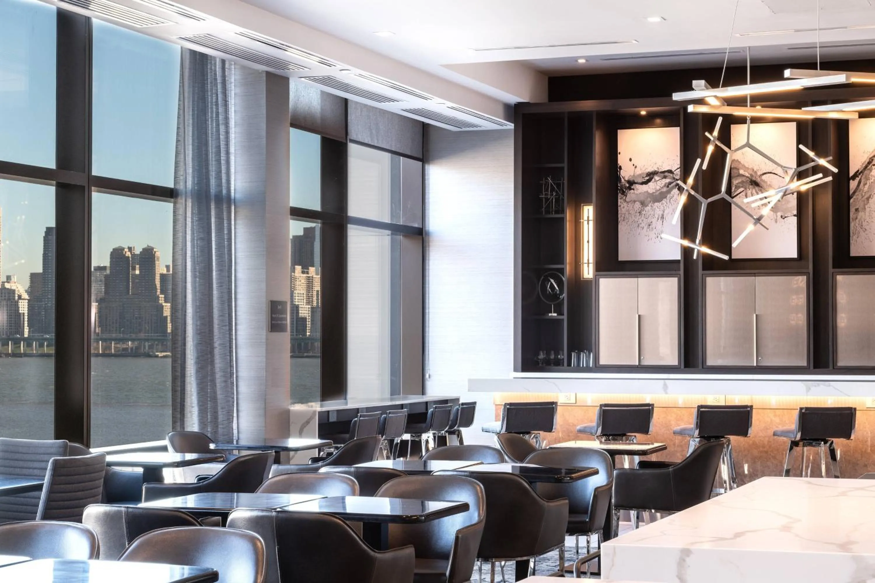 Restaurant/places to eat in Residence Inn by Marriott Weehawken