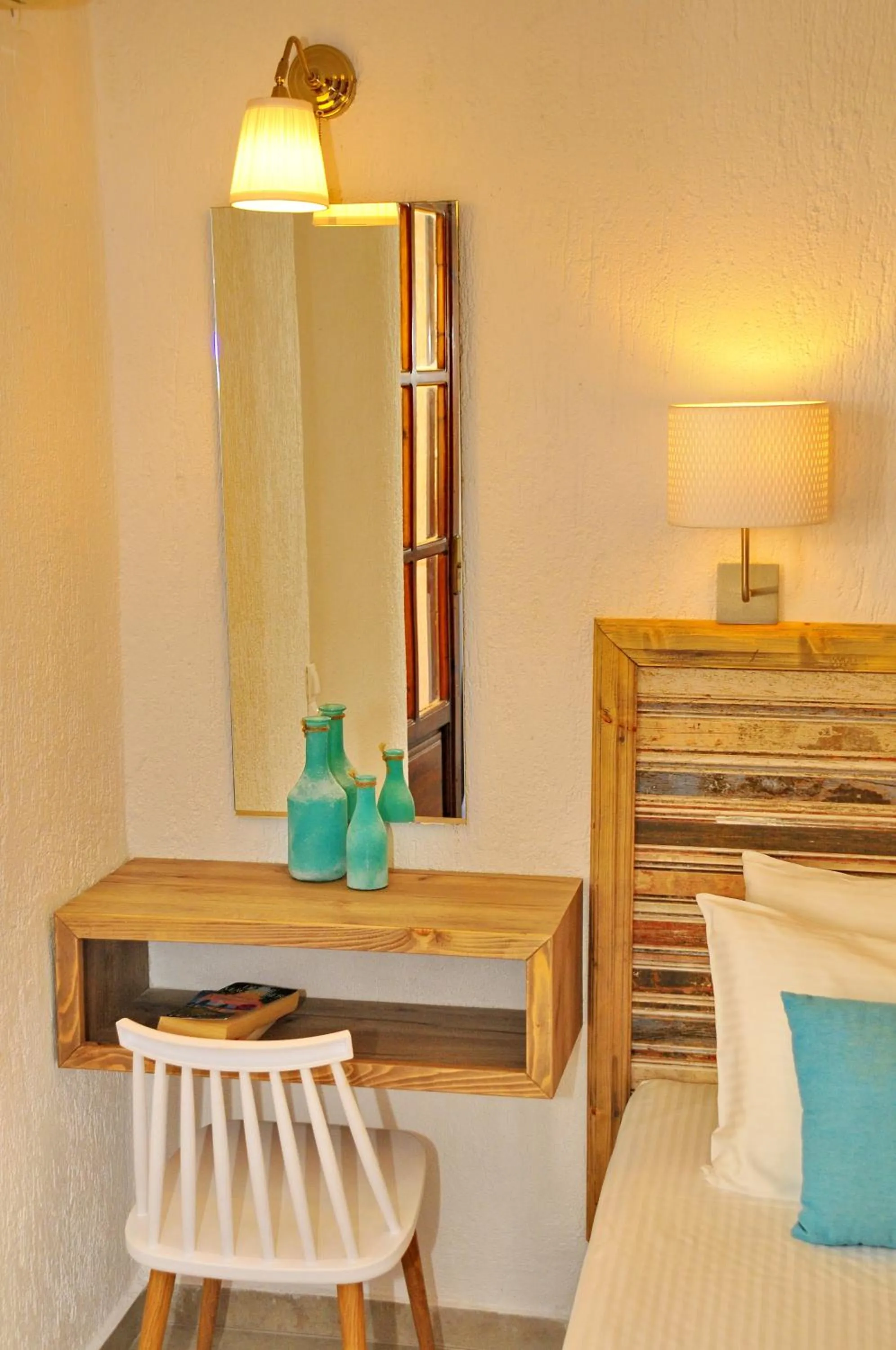 Decorative detail, Bed in Cleopatra Apartments