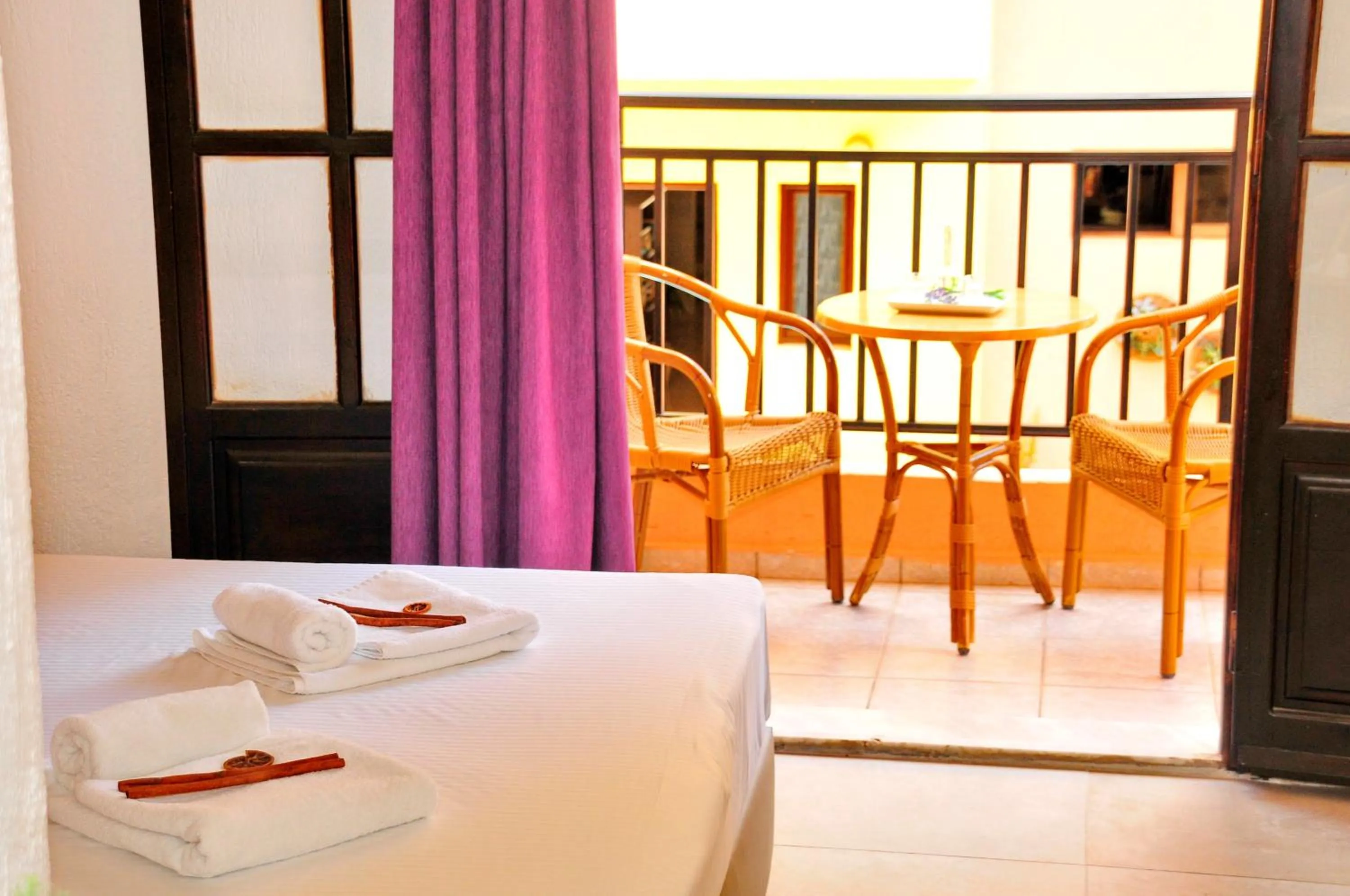 Decorative detail, Bed in Cleopatra Apartments