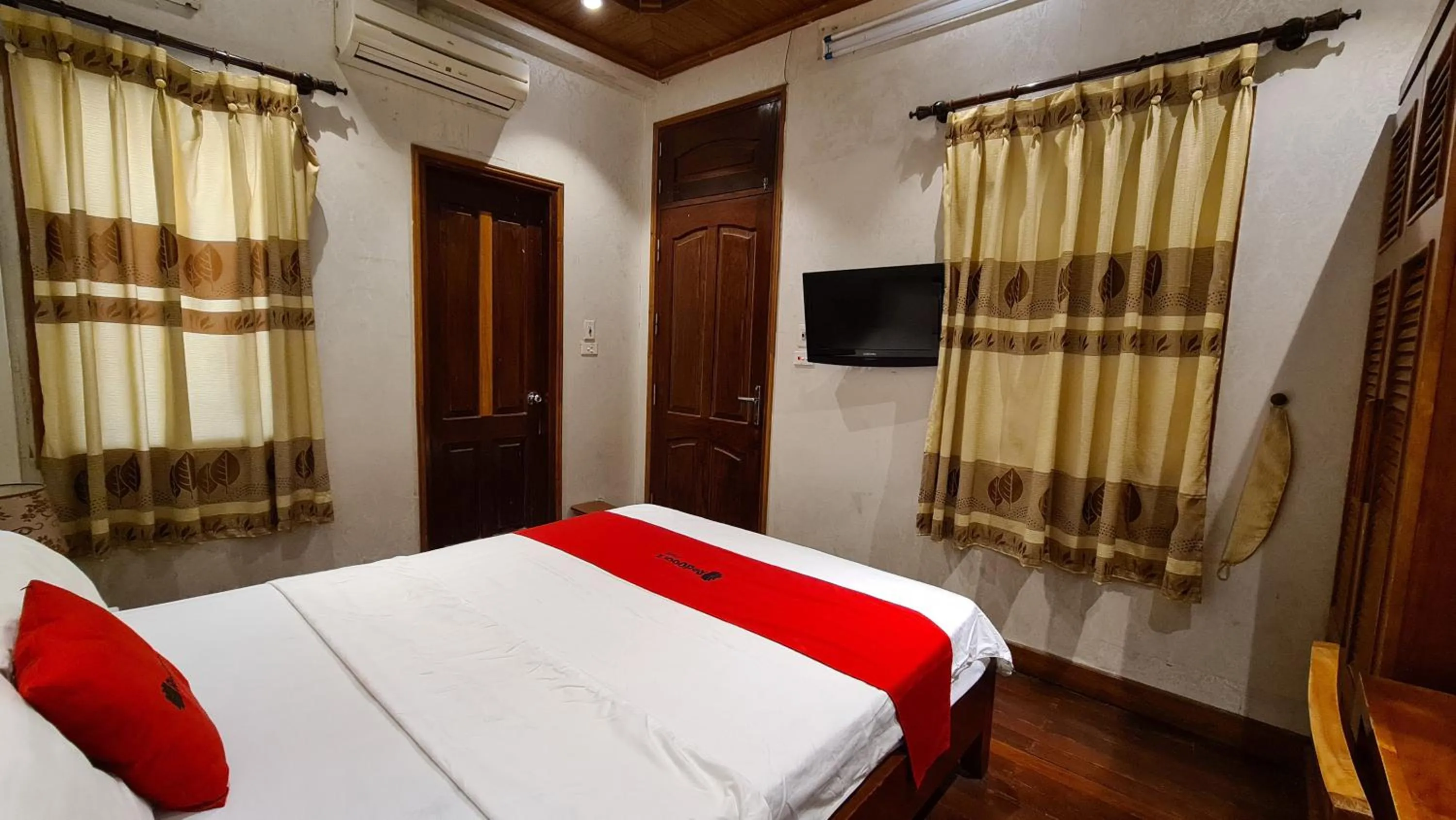 Green Hotel near Lotte Center