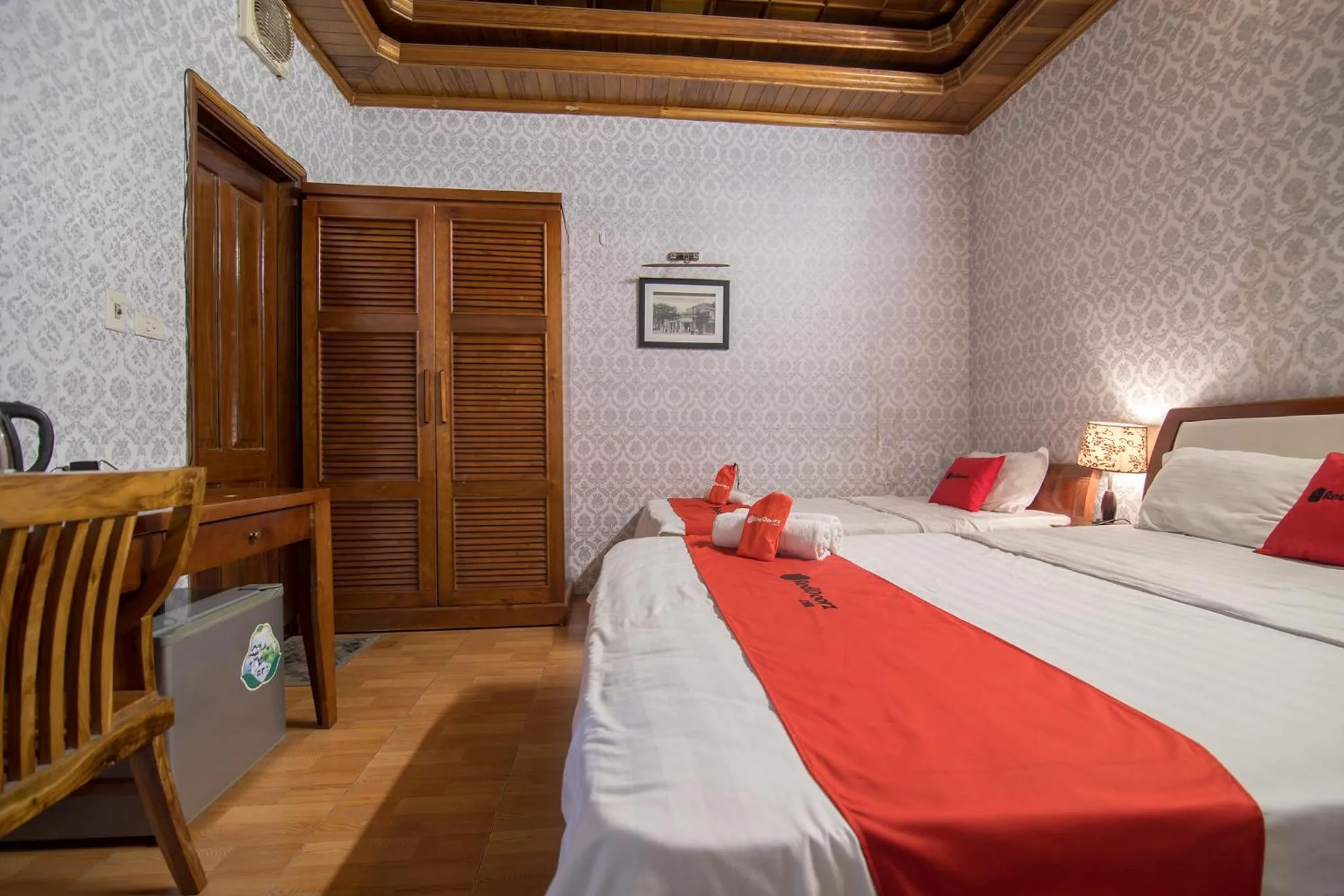 Green Hotel near Lotte Center