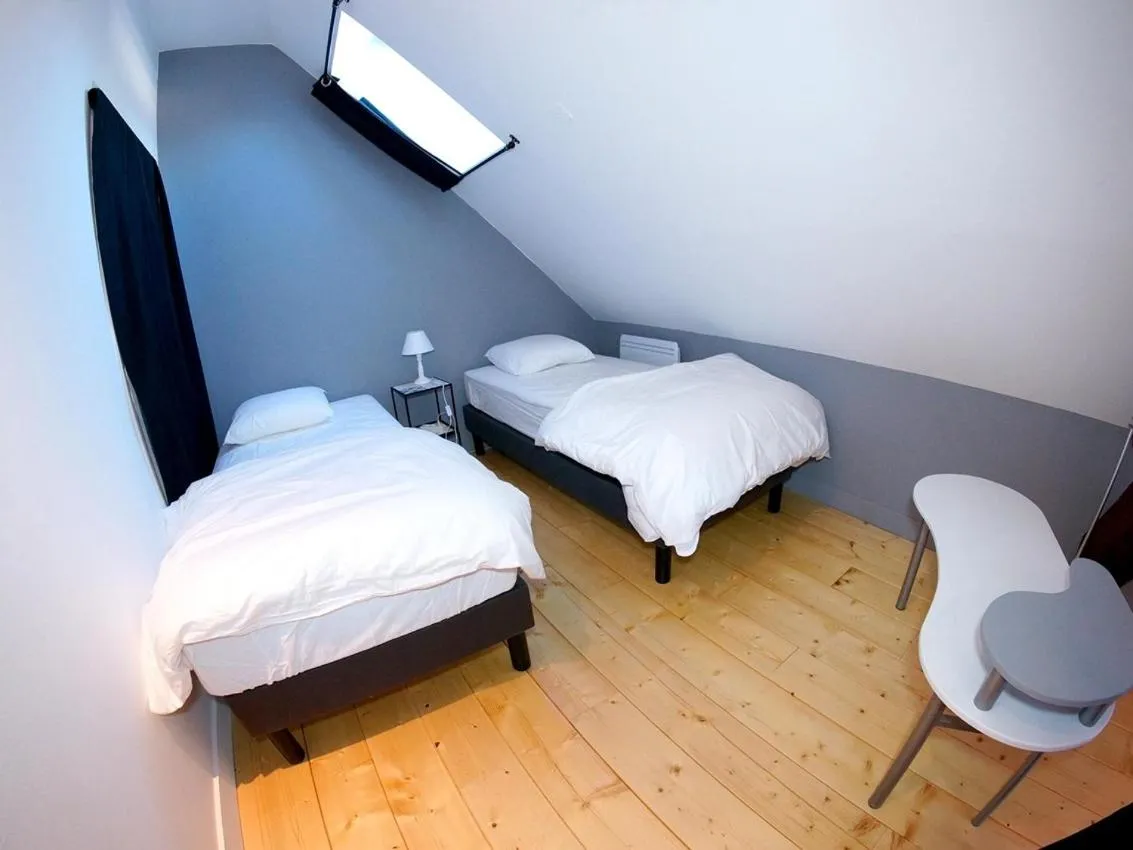 Bedroom, Bed in La Maison d'hotes de Toucy