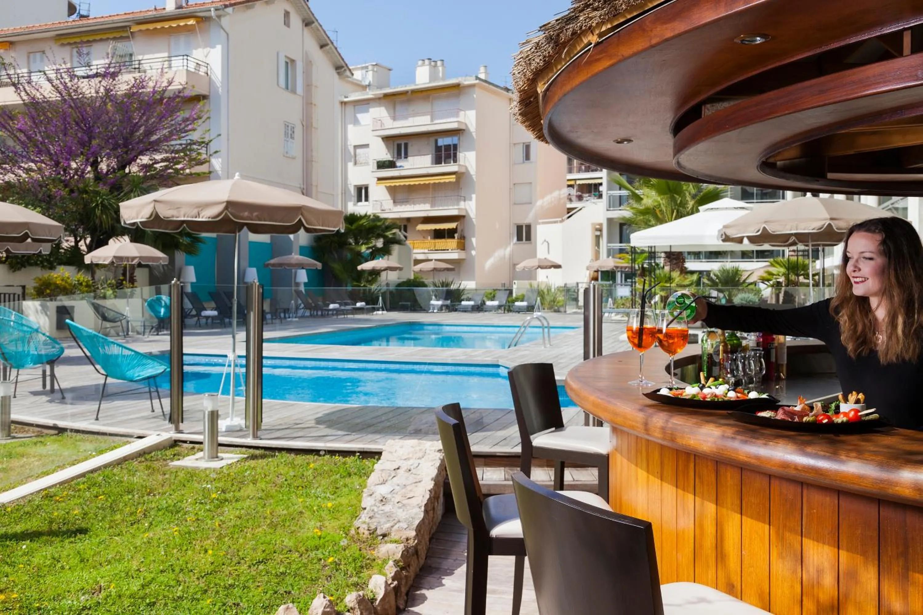 Summer in Nehô Suites Cannes Croisette