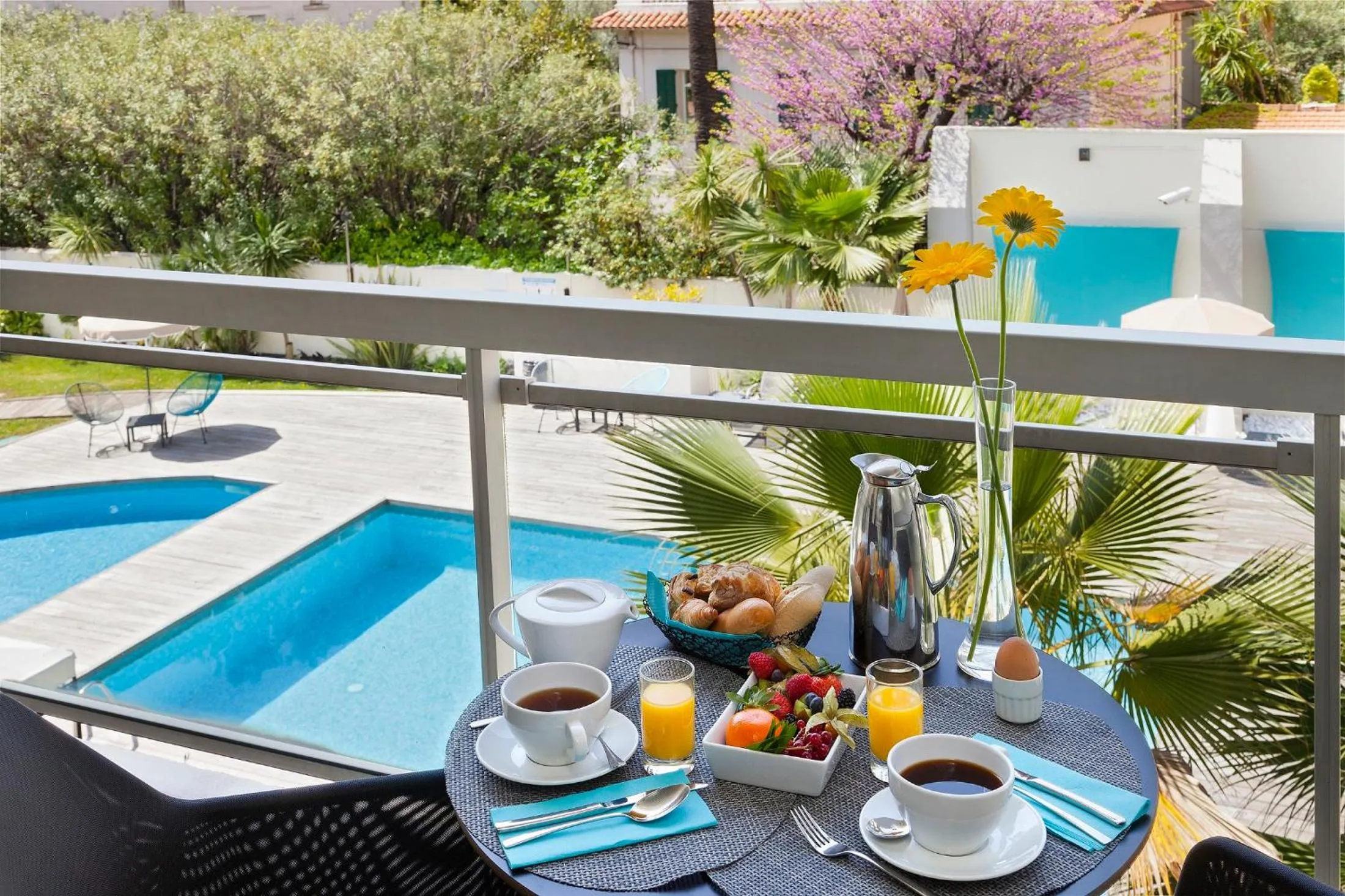 Bedroom in Nehô Suites Cannes Croisette