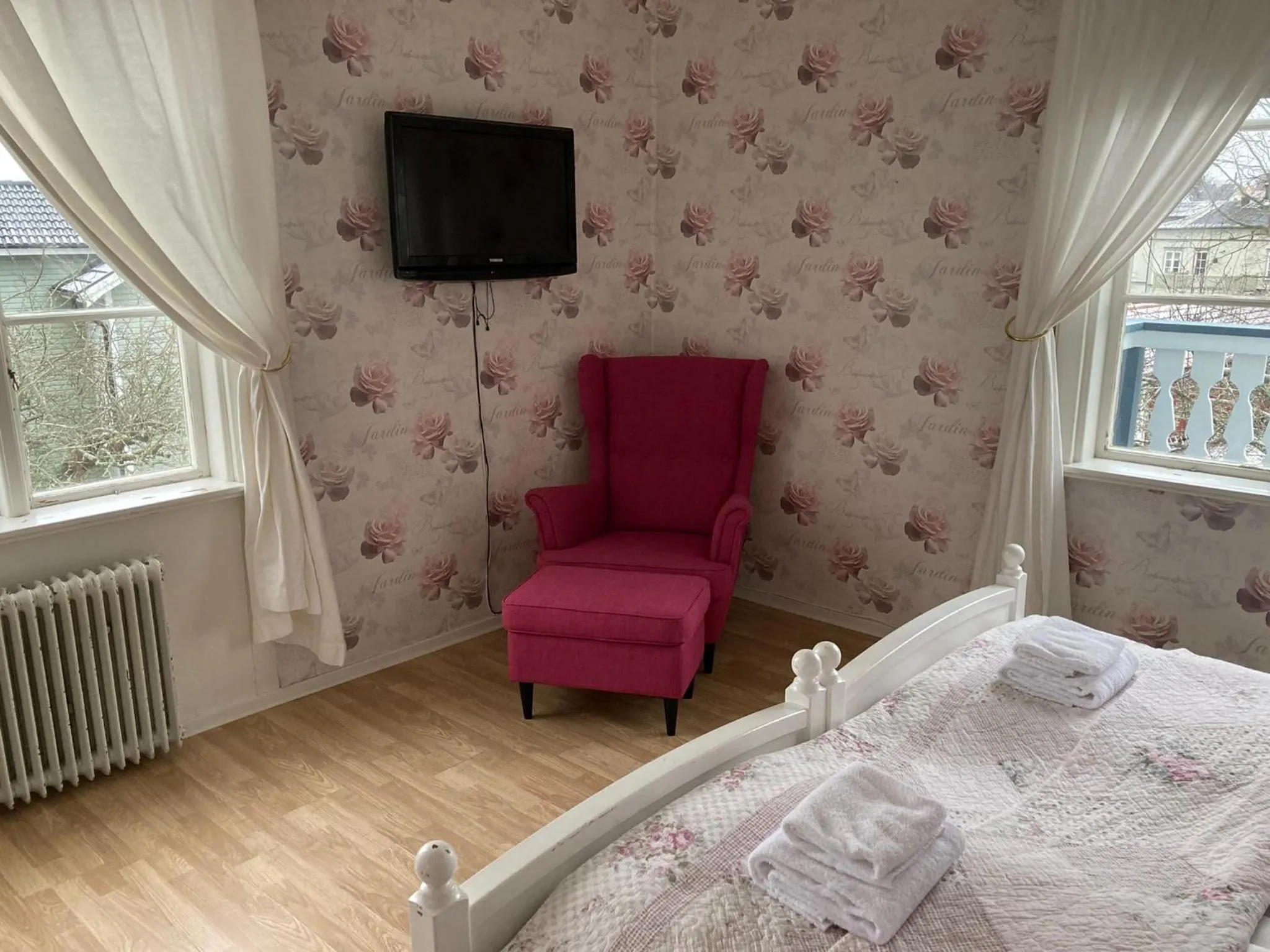 Seating area, Bed in Hotel Pensionat Granparken