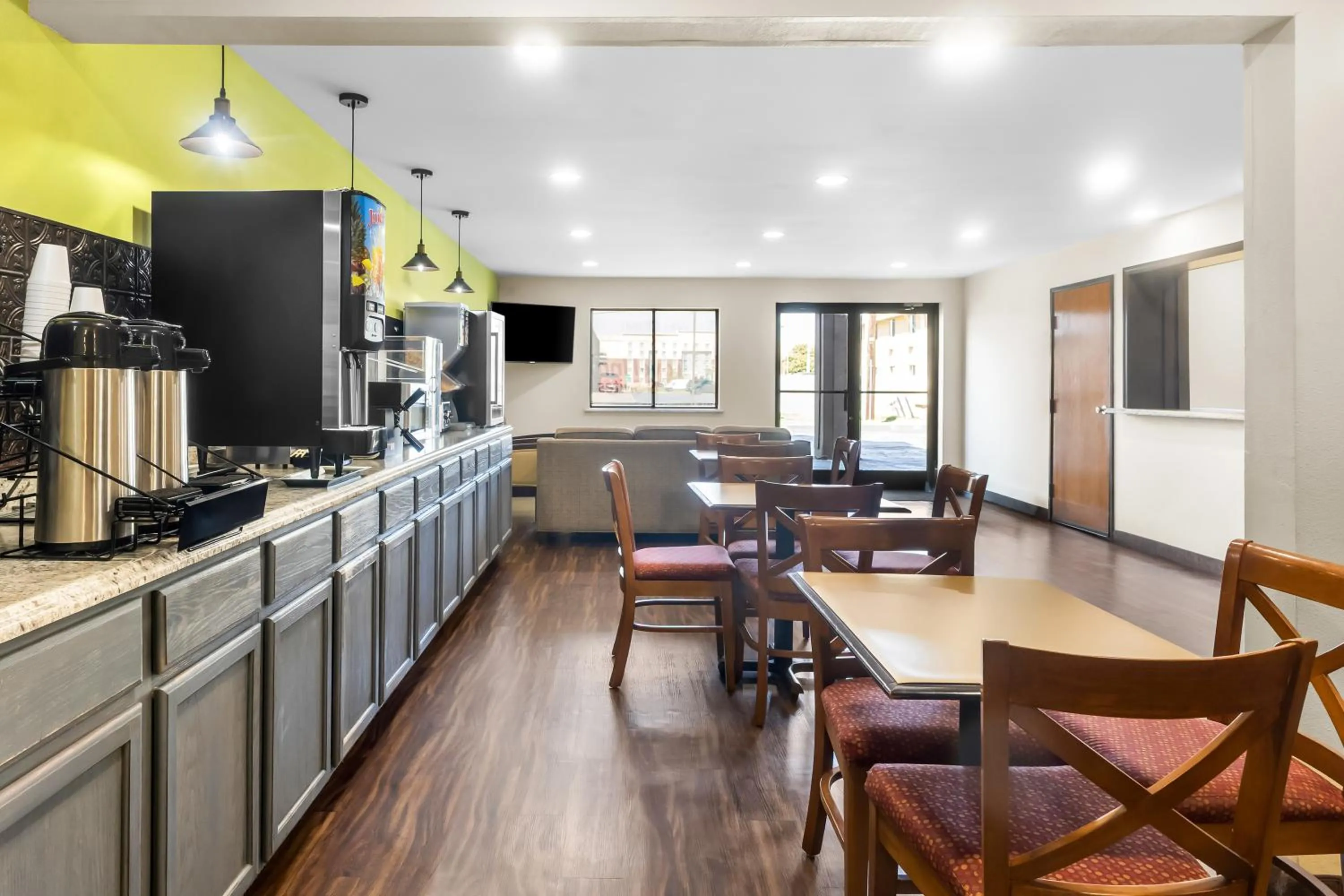 Travel Inn and Suites- Sikeston Miner I-55 exit-67