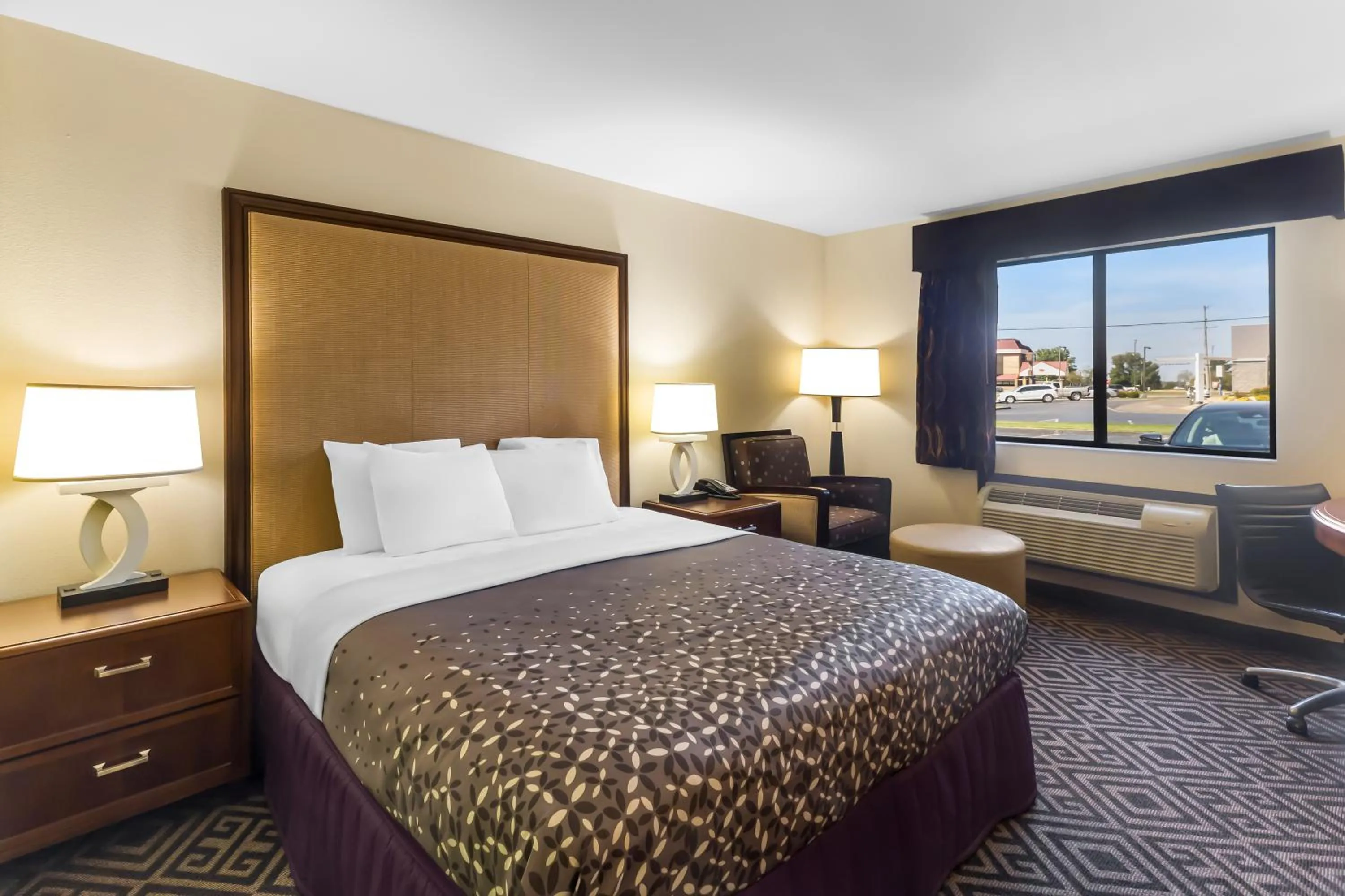 Bed in Travel Inn and Suites- Sikeston Miner I-55 exit-67