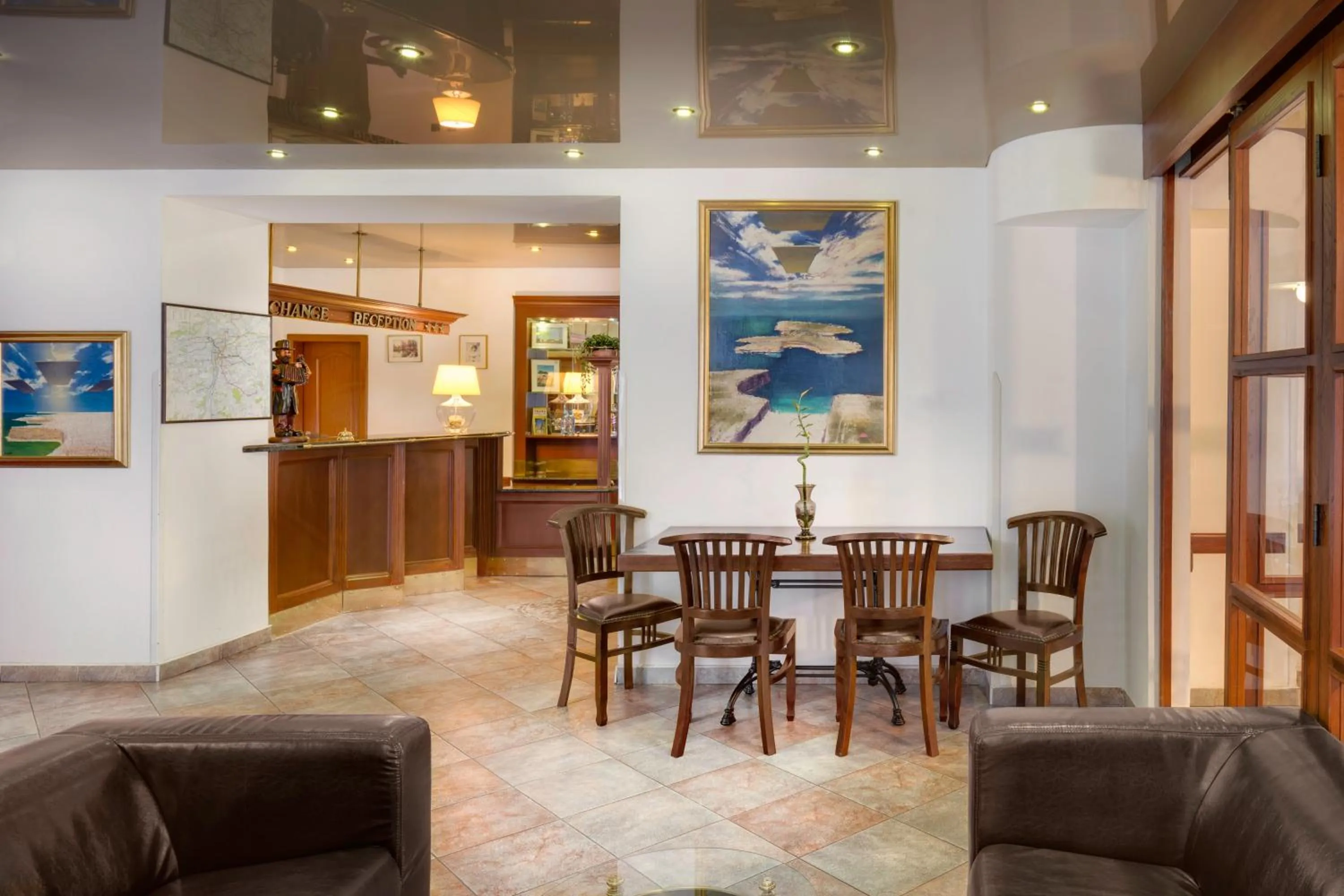 Lobby or reception in Hotel Otar