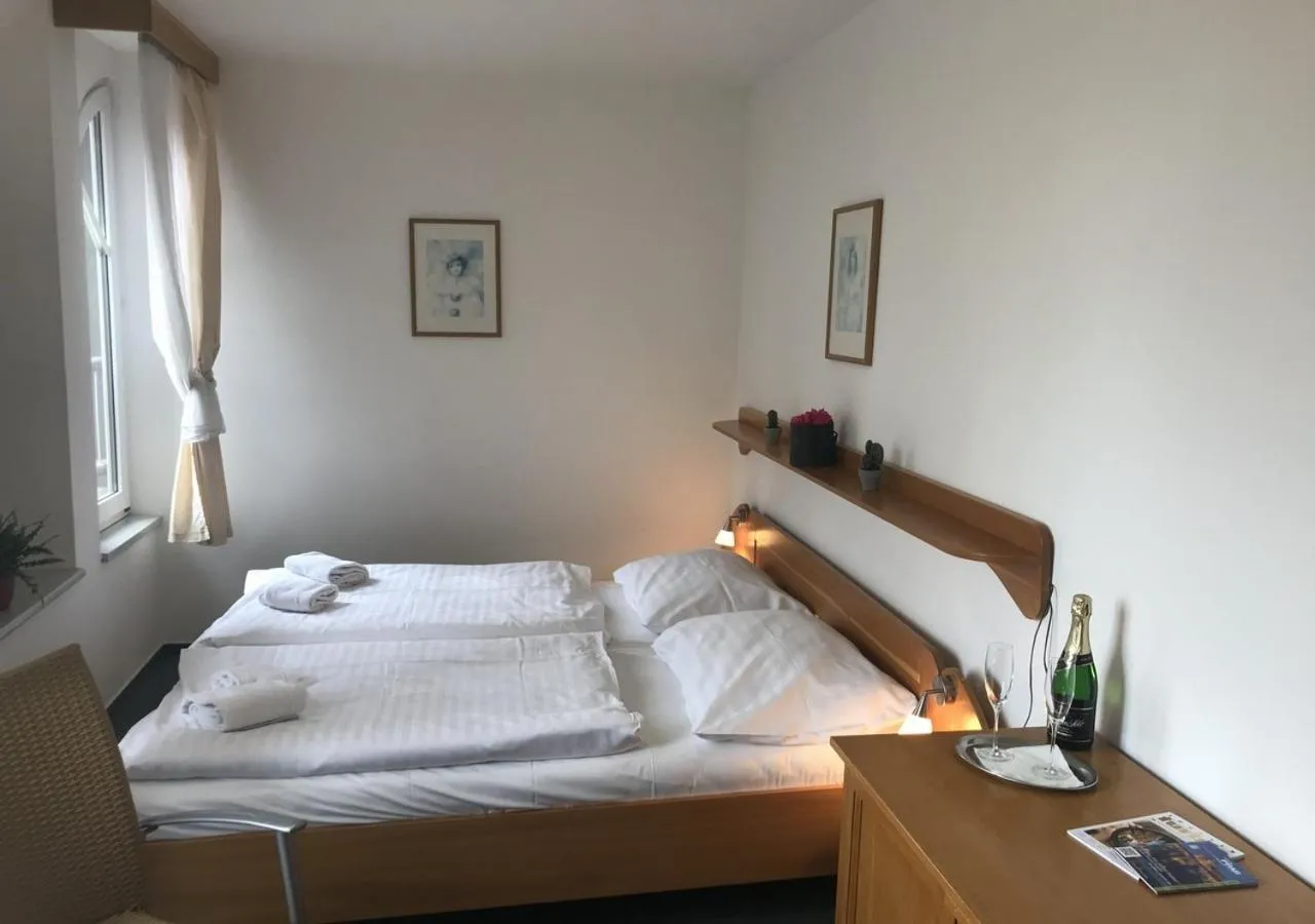 Bedroom, Bed in Hotel Otar