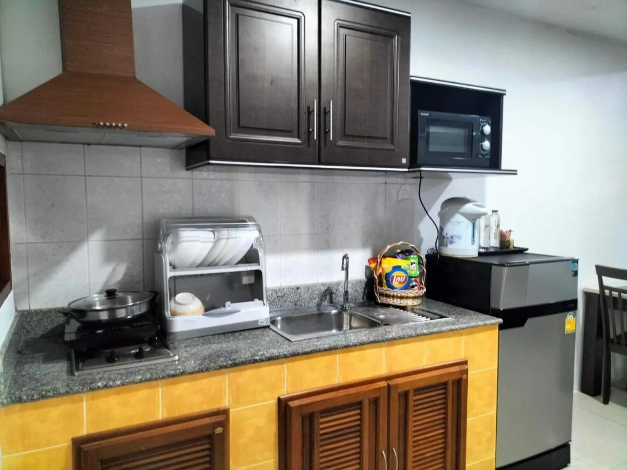 Kitchen or kitchenette in Beach Home Lanta