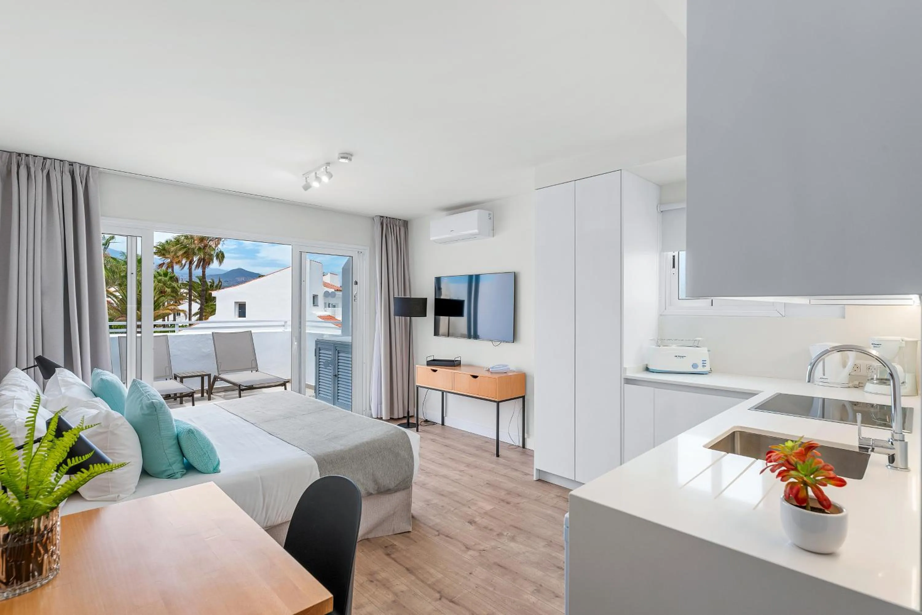 Bedroom in Wyndham Residences Golf del Sur