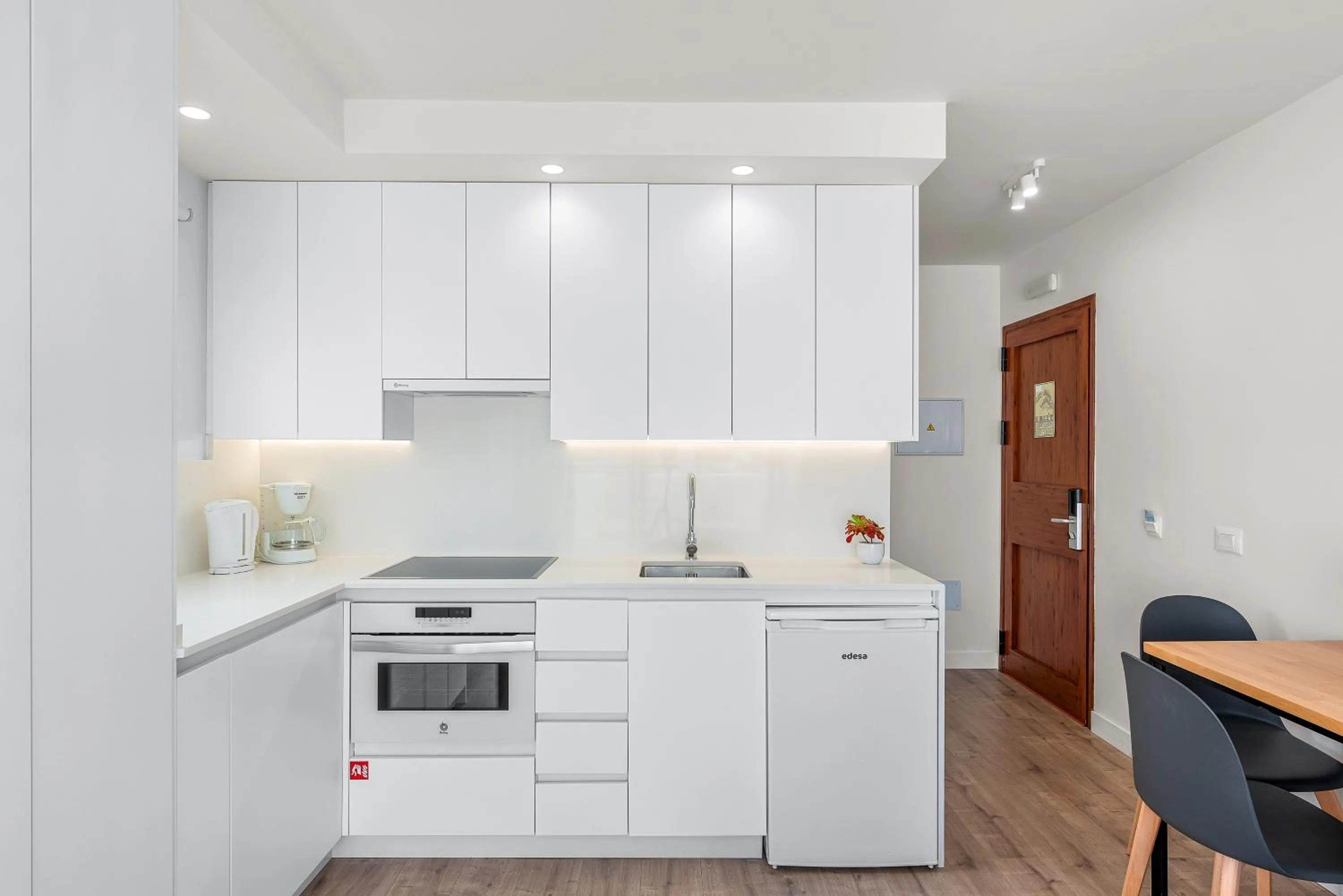 Kitchen or kitchenette in Wyndham Residences Golf del Sur