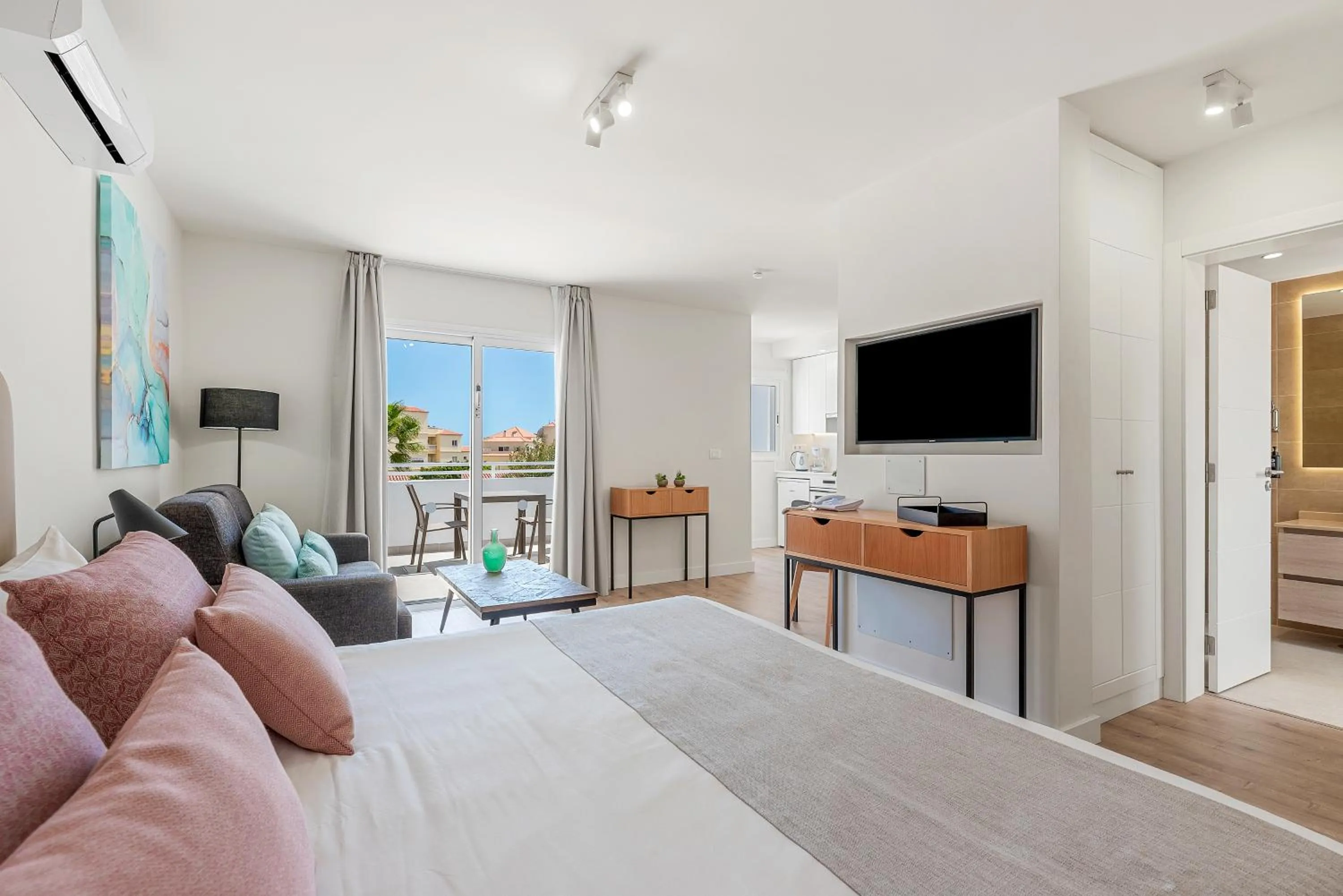 Bedroom, Bed in Wyndham Residences Golf del Sur