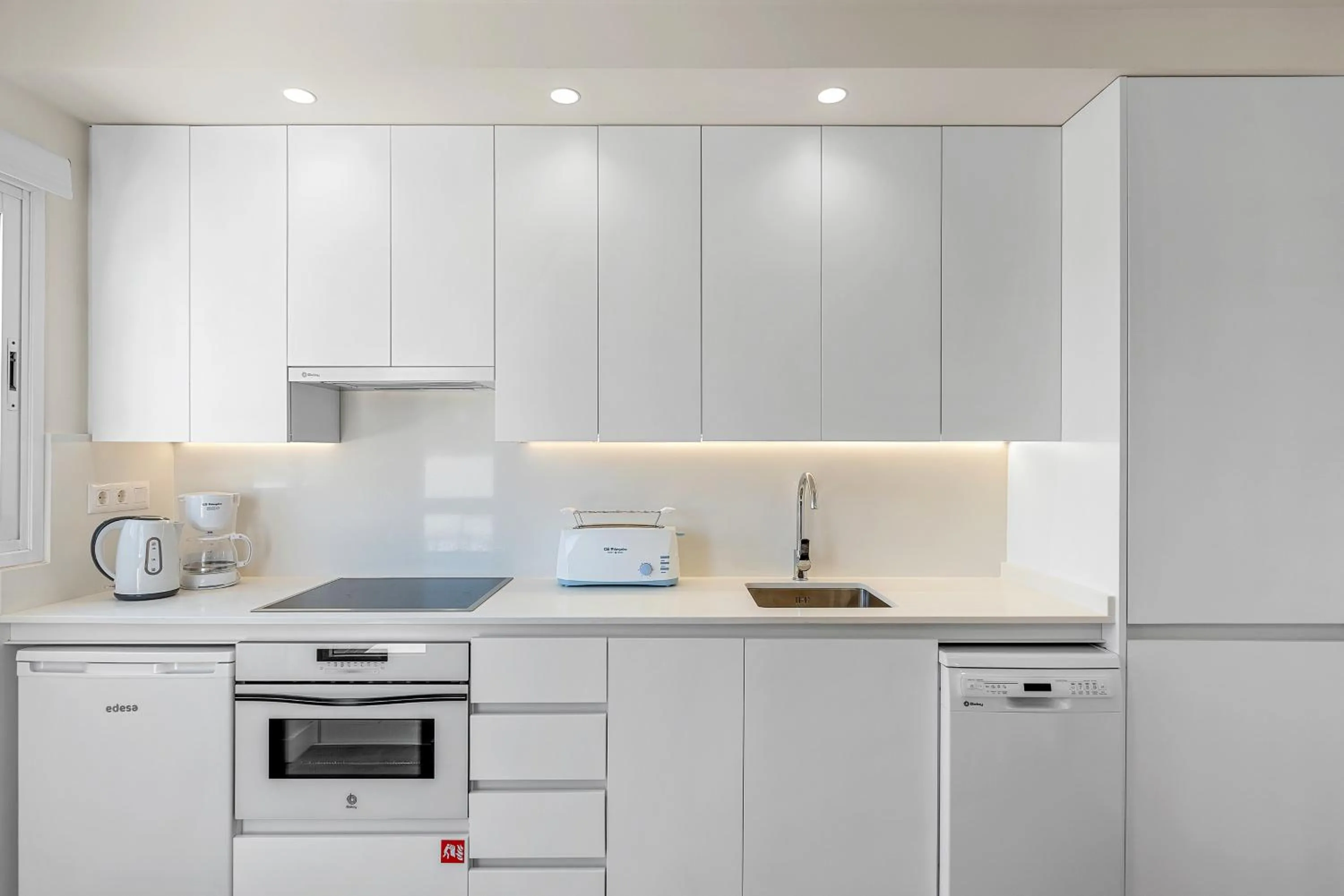 kitchen in Wyndham Residences Golf del Sur