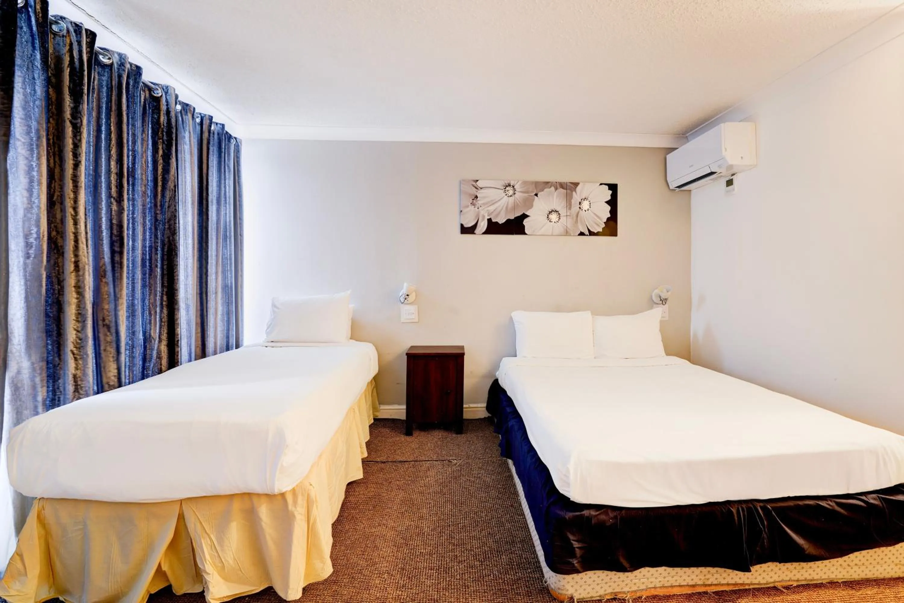 Bedroom, Bed in OYO The Chiltern Hotel