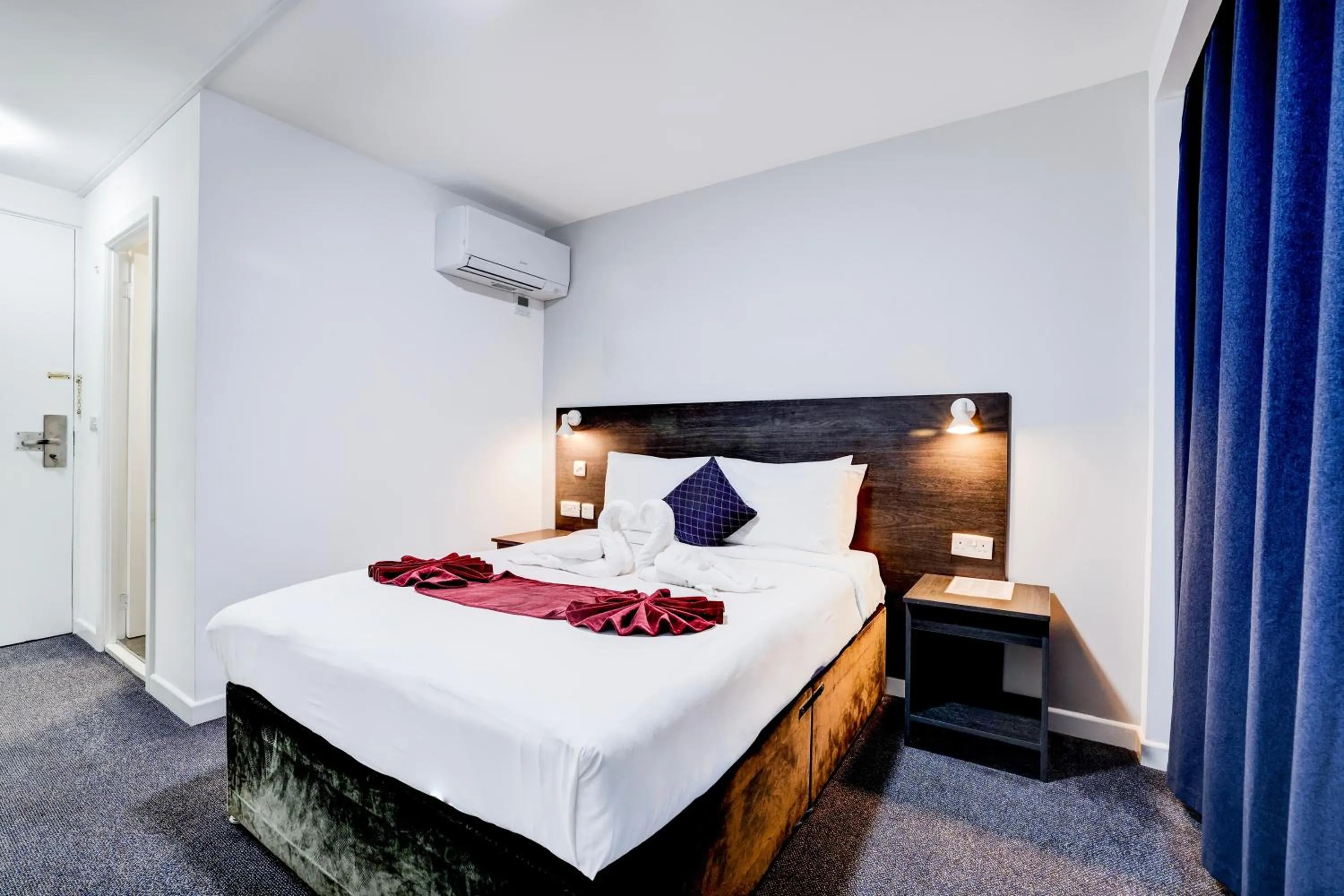 Bedroom, Bed in OYO The Chiltern Hotel