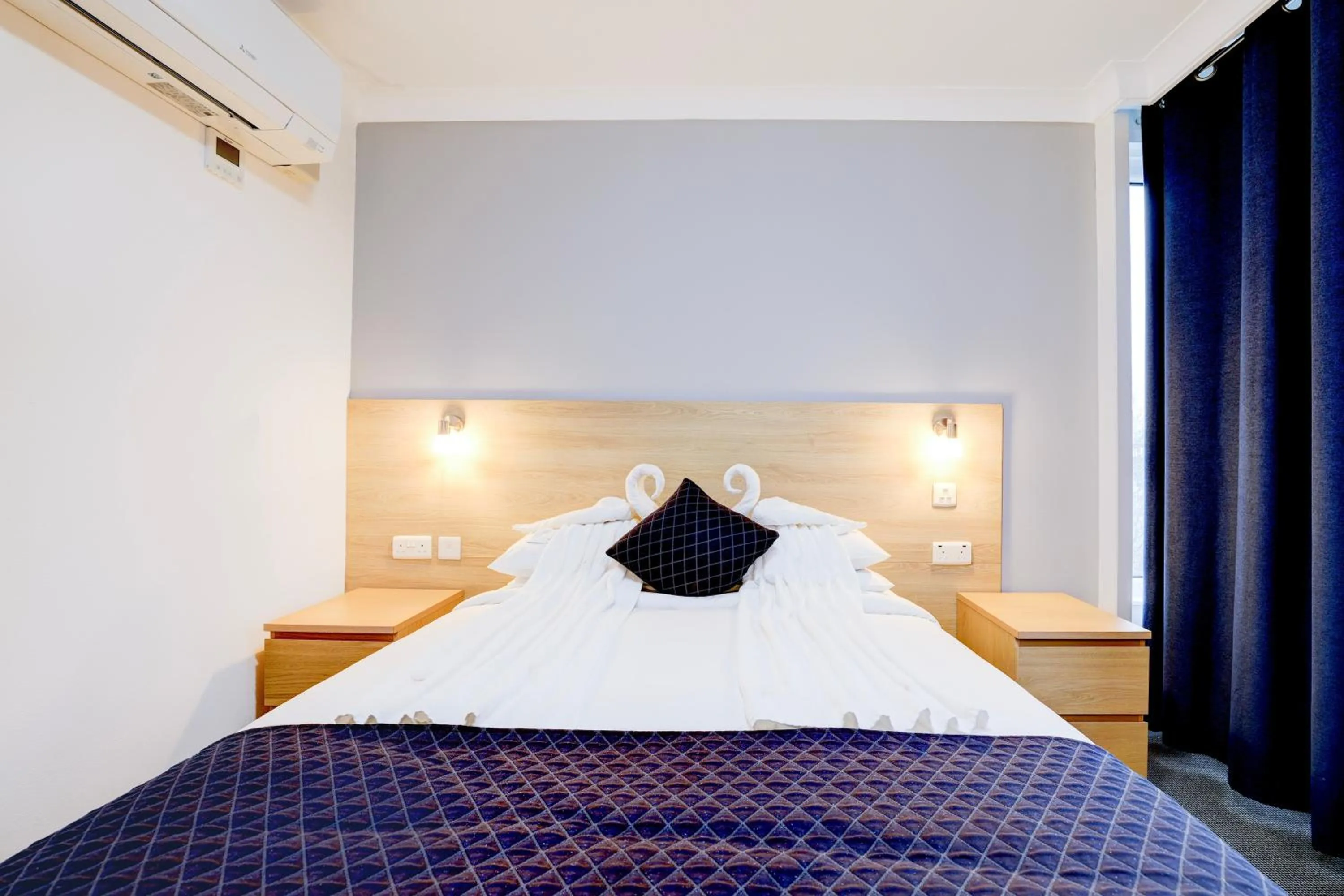 Bedroom, Bed in OYO The Chiltern Hotel