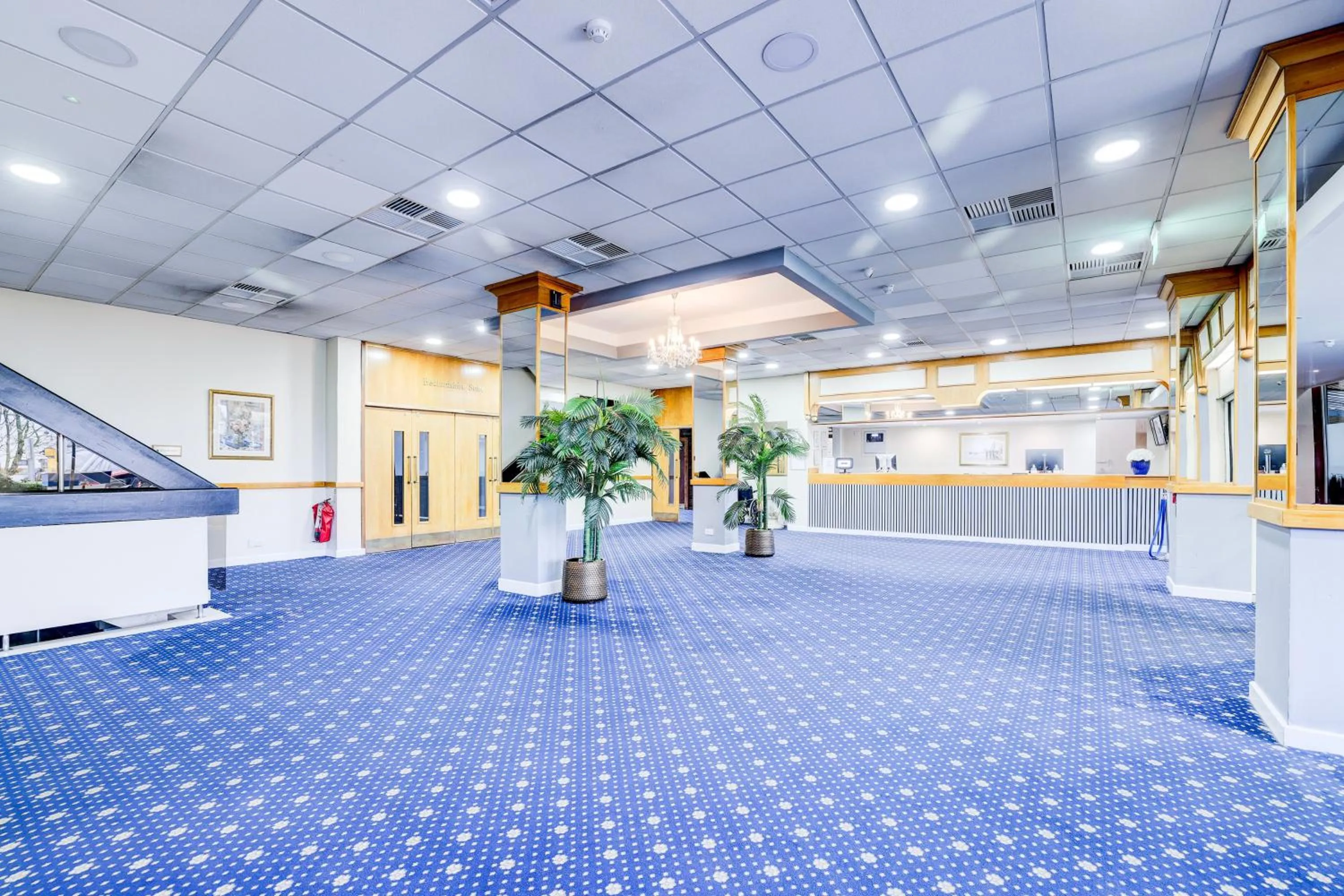 Lobby or reception in OYO The Chiltern Hotel