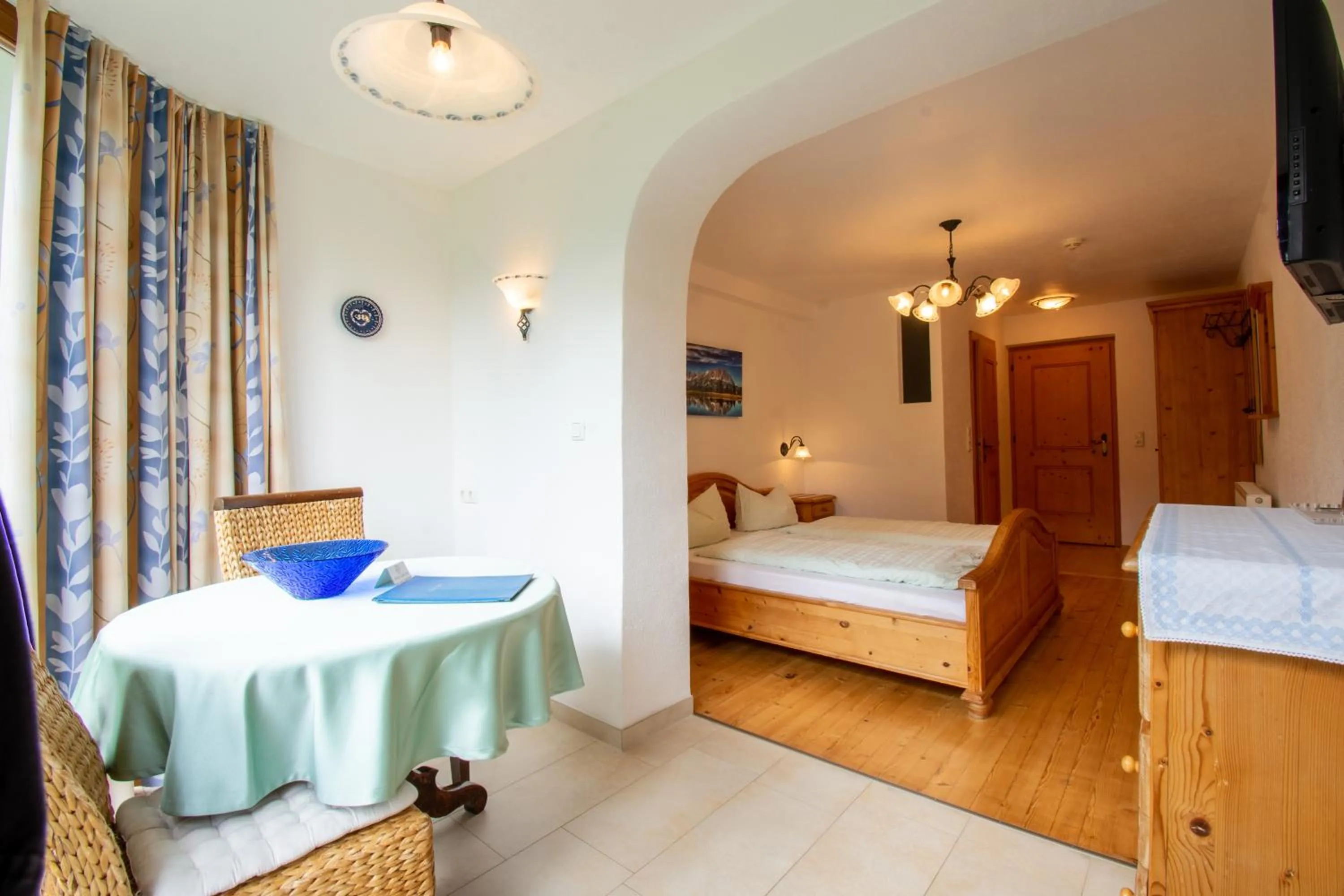 Photo of the whole room, Bed in Pension Noella