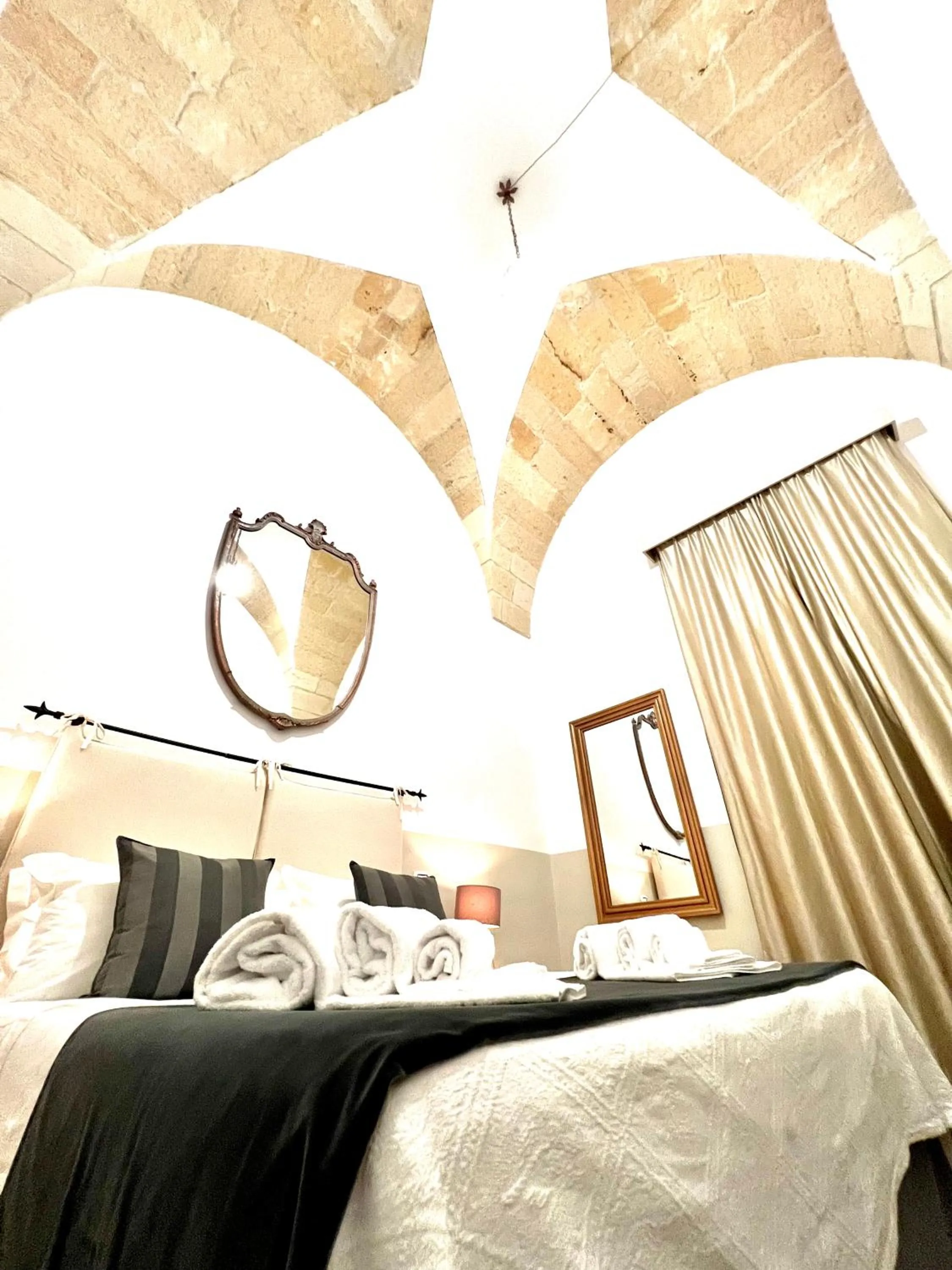 Bedroom, Bed in Eccelsoleccese Boutique B&B - steps from the Historic Center