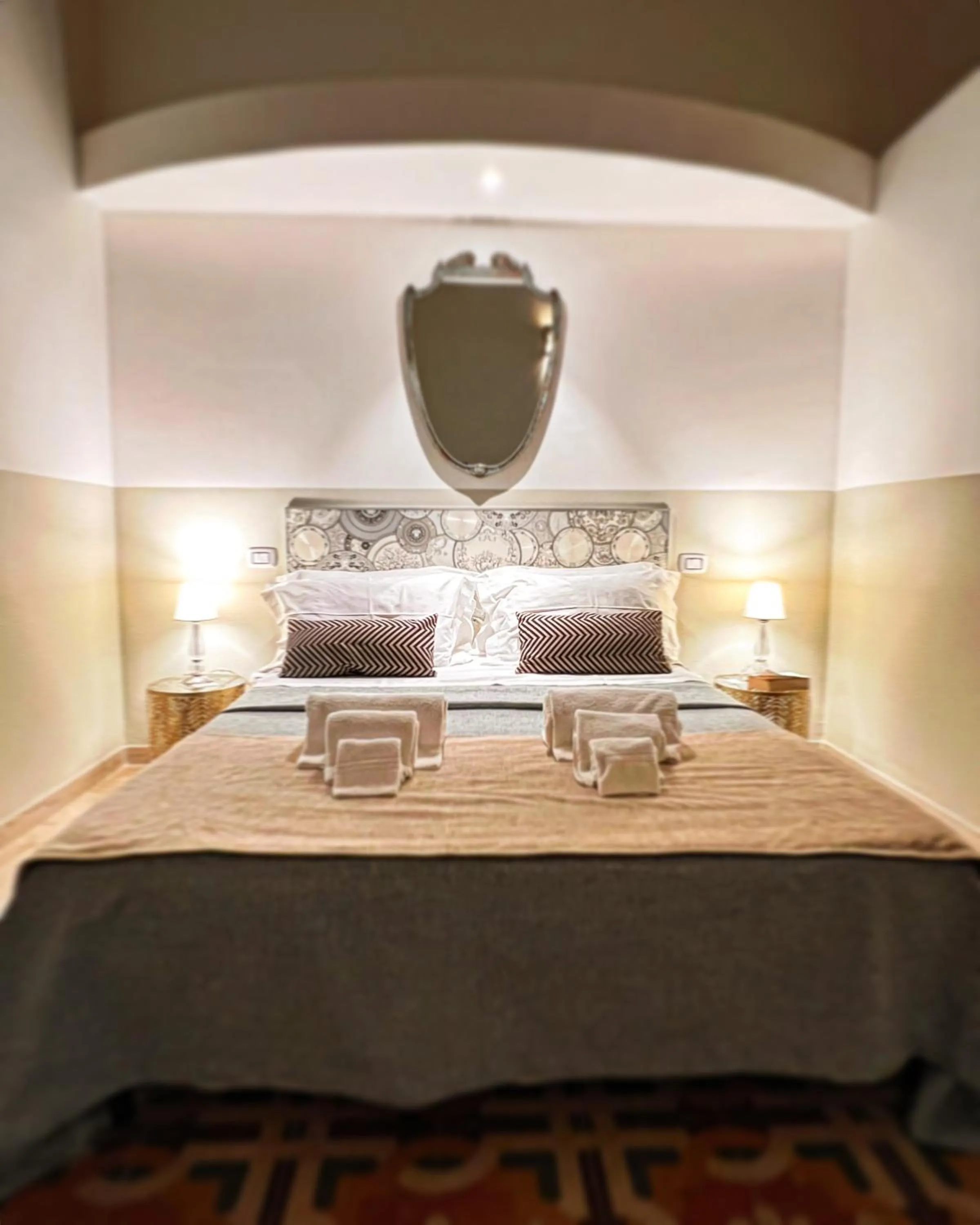 Bed in Eccelsoleccese Boutique B&B - steps from the Historic Center
