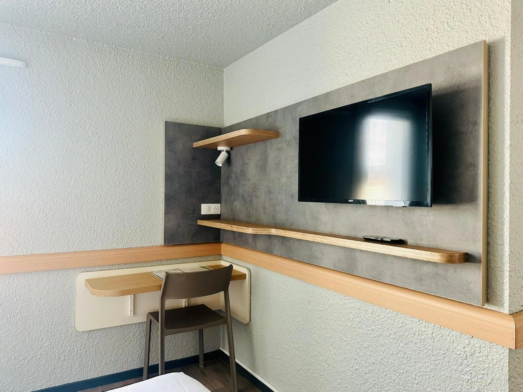 Bedroom in ibis budget Metz Sud