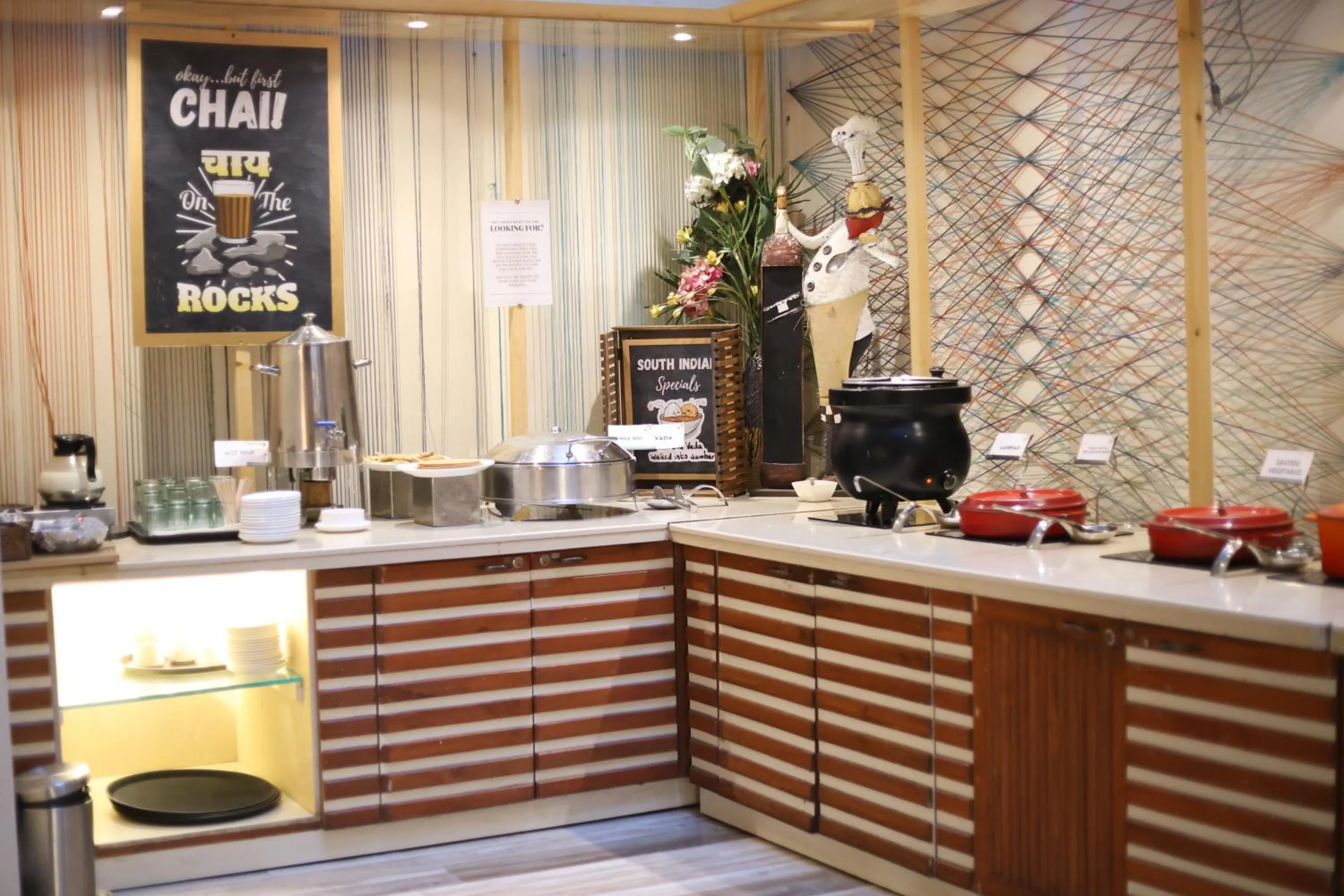 Restaurant/places to eat in Hotel Willow Banks Shimla