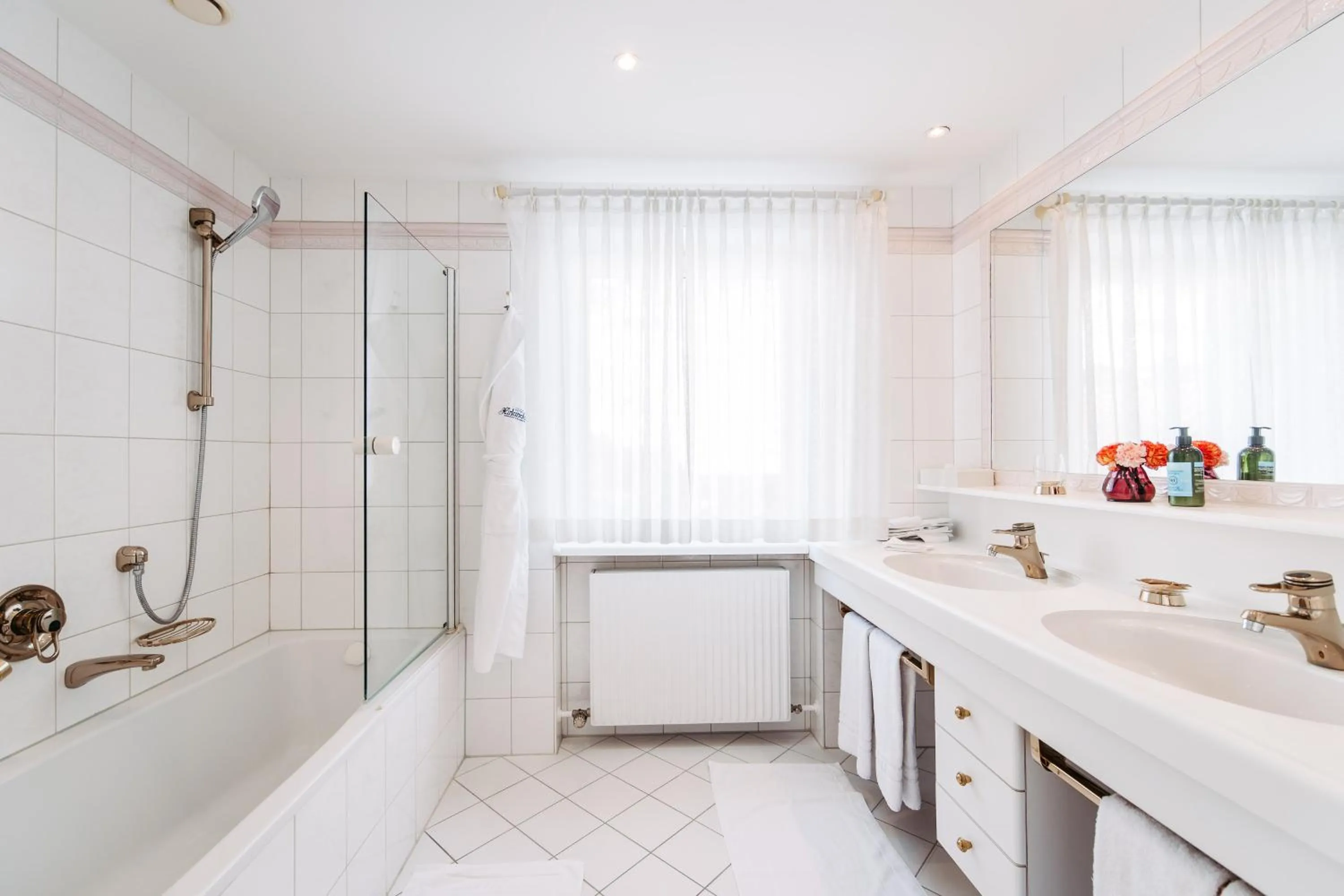 Bathroom in Hotel Hirlanda