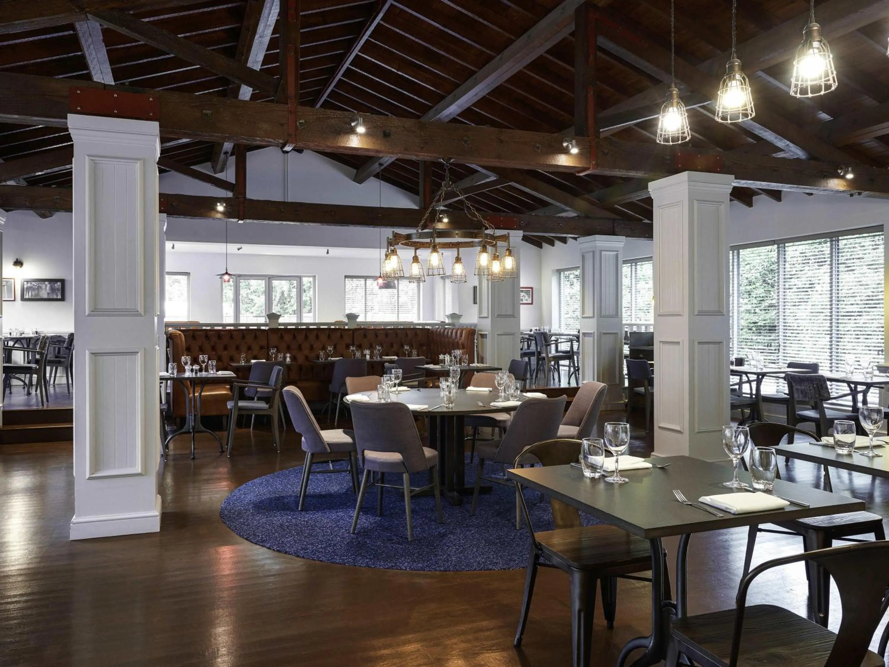 Restaurant/places to eat in Novotel London Stansted Airport